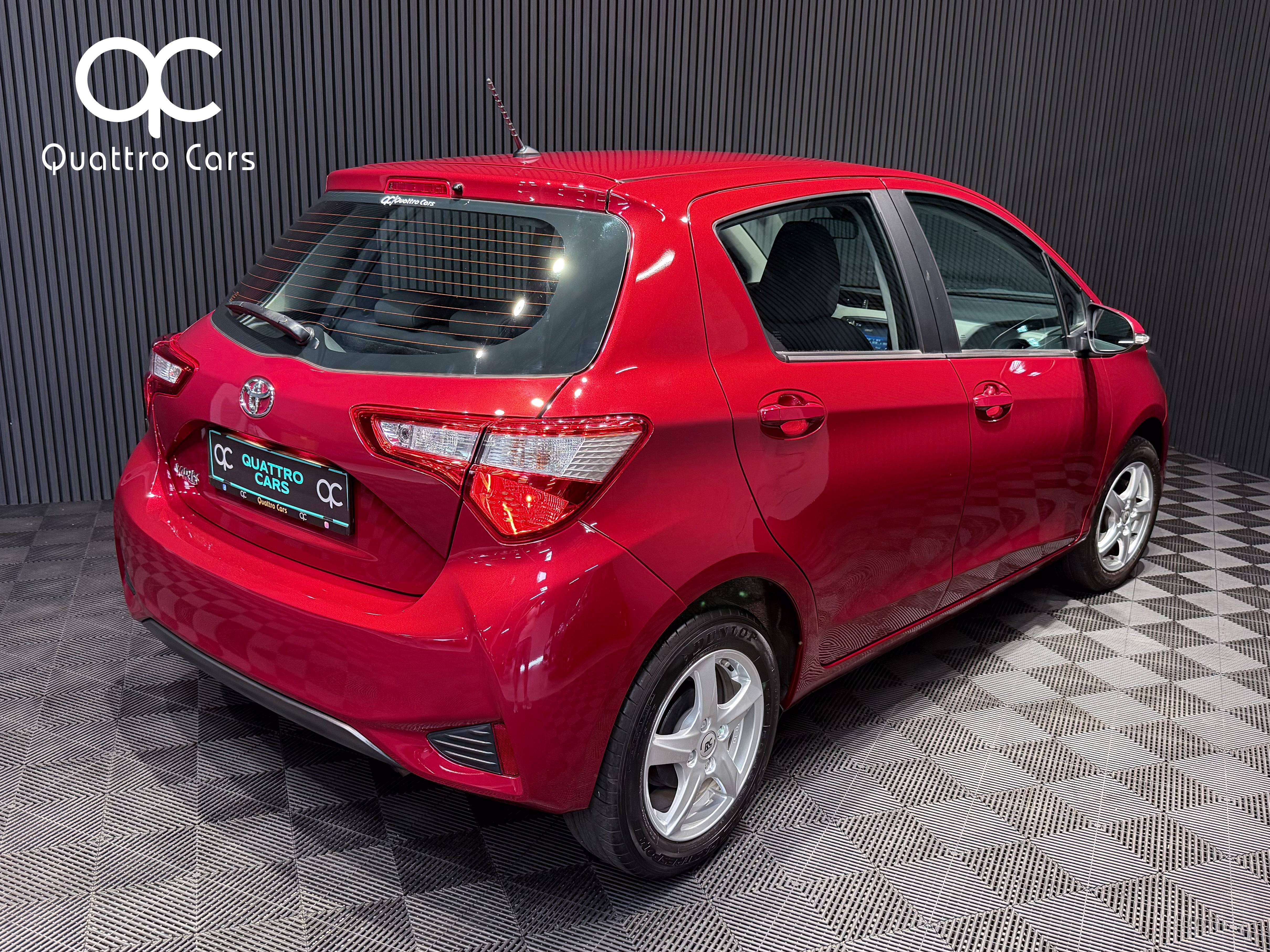 Toyota Yaris 1.0i VVT-i / 1e Main / Ecran / Bluetooth / Clim