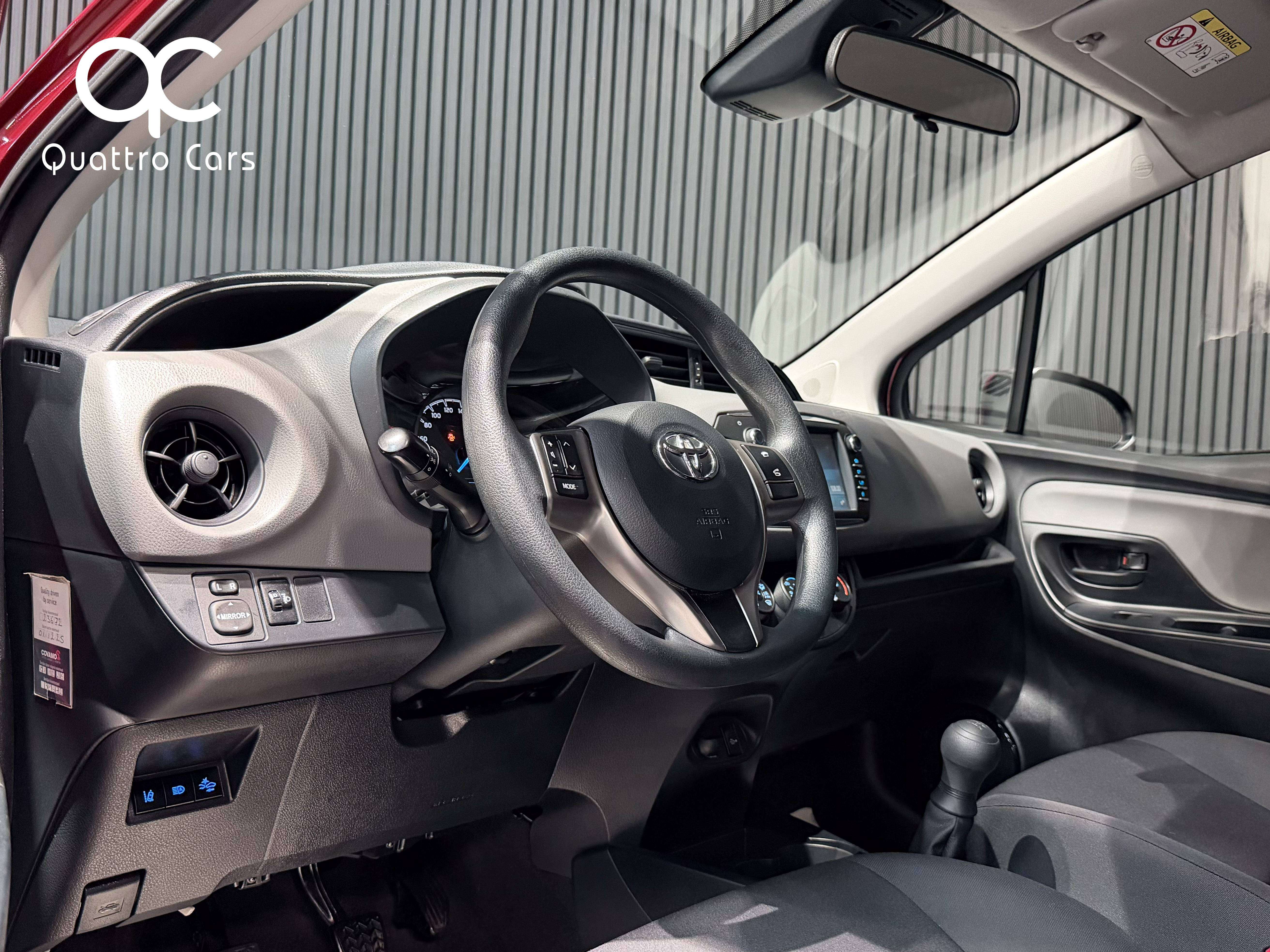 Toyota Yaris 1.0i VVT-i / 1e Main / Ecran / Bluetooth / Clim