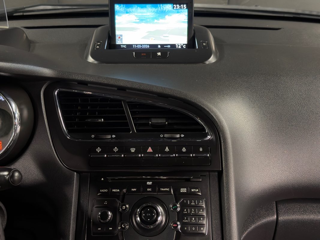Peugeot 5008 1.6 Hdi 112 - DEFAUT MOTEUR VENTE EN ETAT LIRE L ANNONCE / BOITE AUTOMATIQUE 7 PLACES