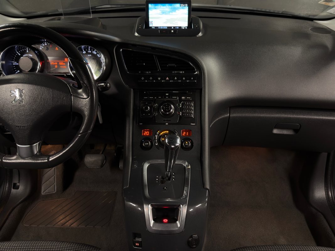 Peugeot 5008 1.6 Hdi 112 - DEFAUT MOTEUR VENTE EN ETAT LIRE L ANNONCE / BOITE AUTOMATIQUE 7 PLACES