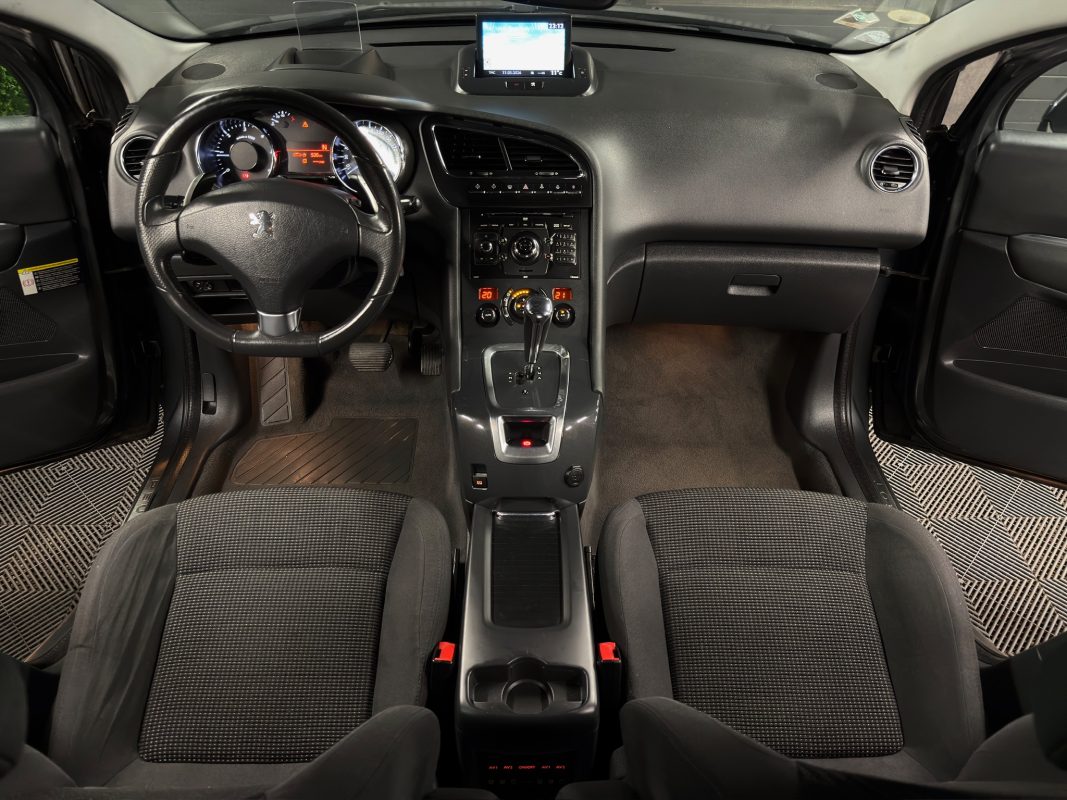 Peugeot 5008 1.6 Hdi 112 - DEFAUT MOTEUR VENTE EN ETAT LIRE L ANNONCE / BOITE AUTOMATIQUE 7 PLACES