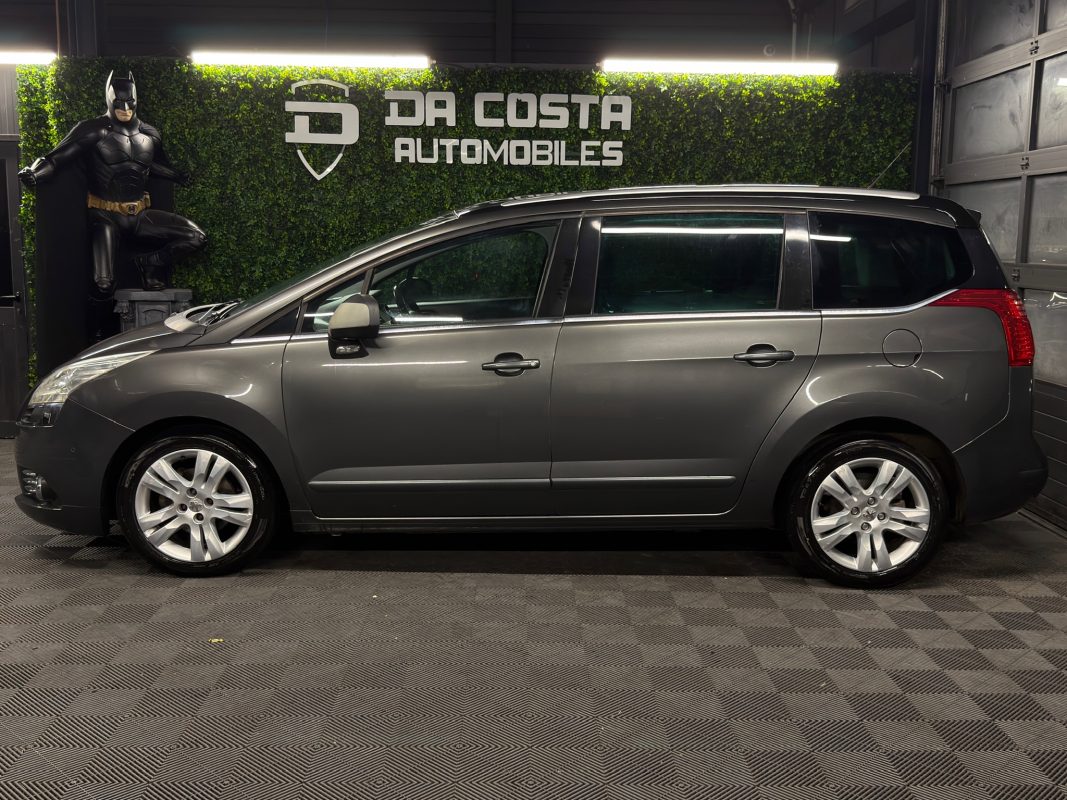 Peugeot 5008 1.6 Hdi 112 - DEFAUT MOTEUR VENTE EN ETAT LIRE L ANNONCE / BOITE AUTOMATIQUE 7 PLACES