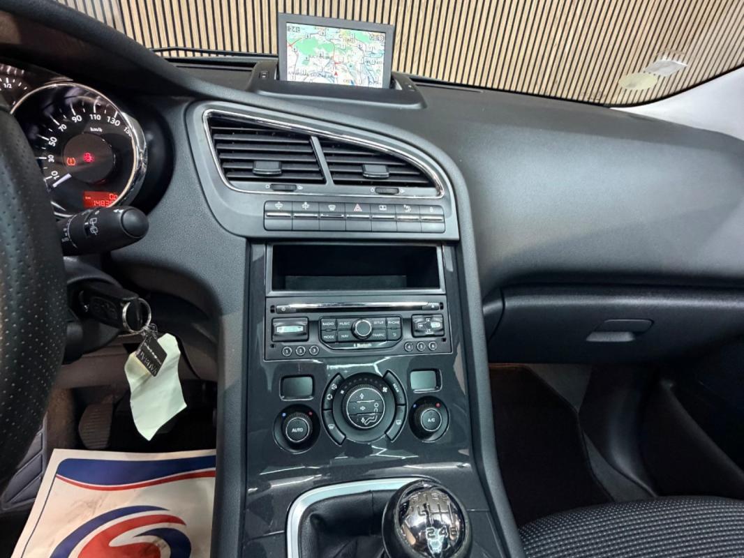 Peugeot 5008 1.6 BlueHDi 120ch SS BVM6 7 Places Allure