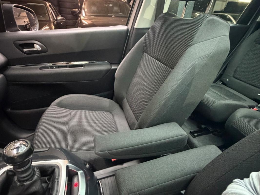 Peugeot 5008 1.6 BlueHDi 120ch SS BVM6 7 Places Allure