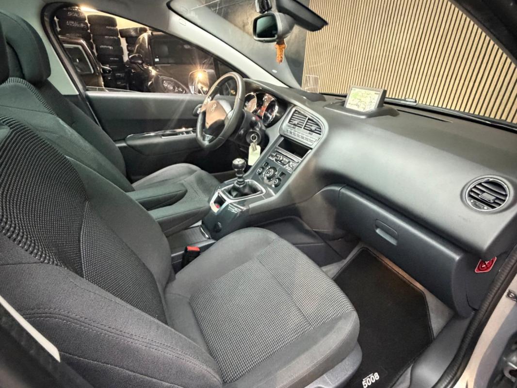 Peugeot 5008 1.6 BlueHDi 120ch SS BVM6 7 Places Allure
