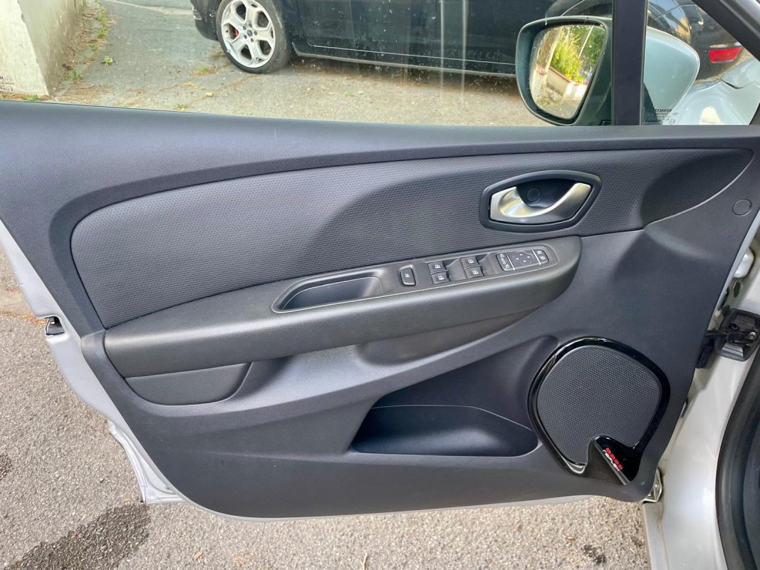 Renault Clio IV 1.2 TCE 120 EDC Intens