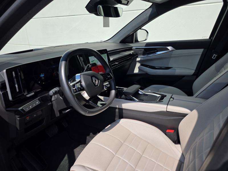 Renault Espace Iconic Full Options E-Tech Hybrid