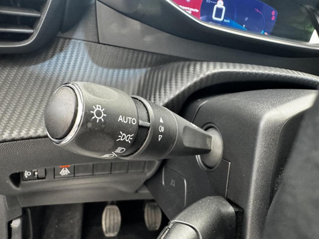 Peugeot 208 II PureTech 100 S&S Allure Business