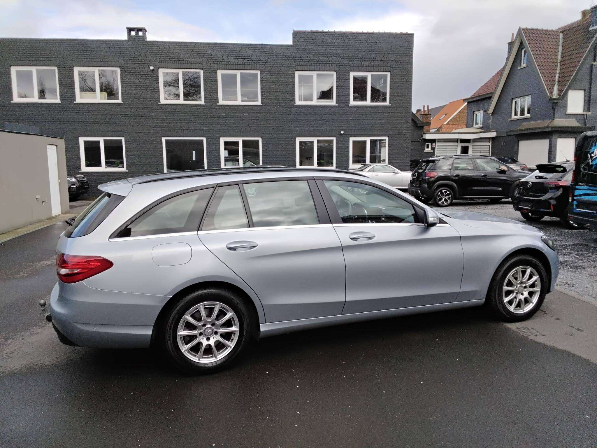 Mercedes-Benz C 220 AUTOM NAVI TREKHAAK PARKHULP V&A PANODAK BLUET CRUISE