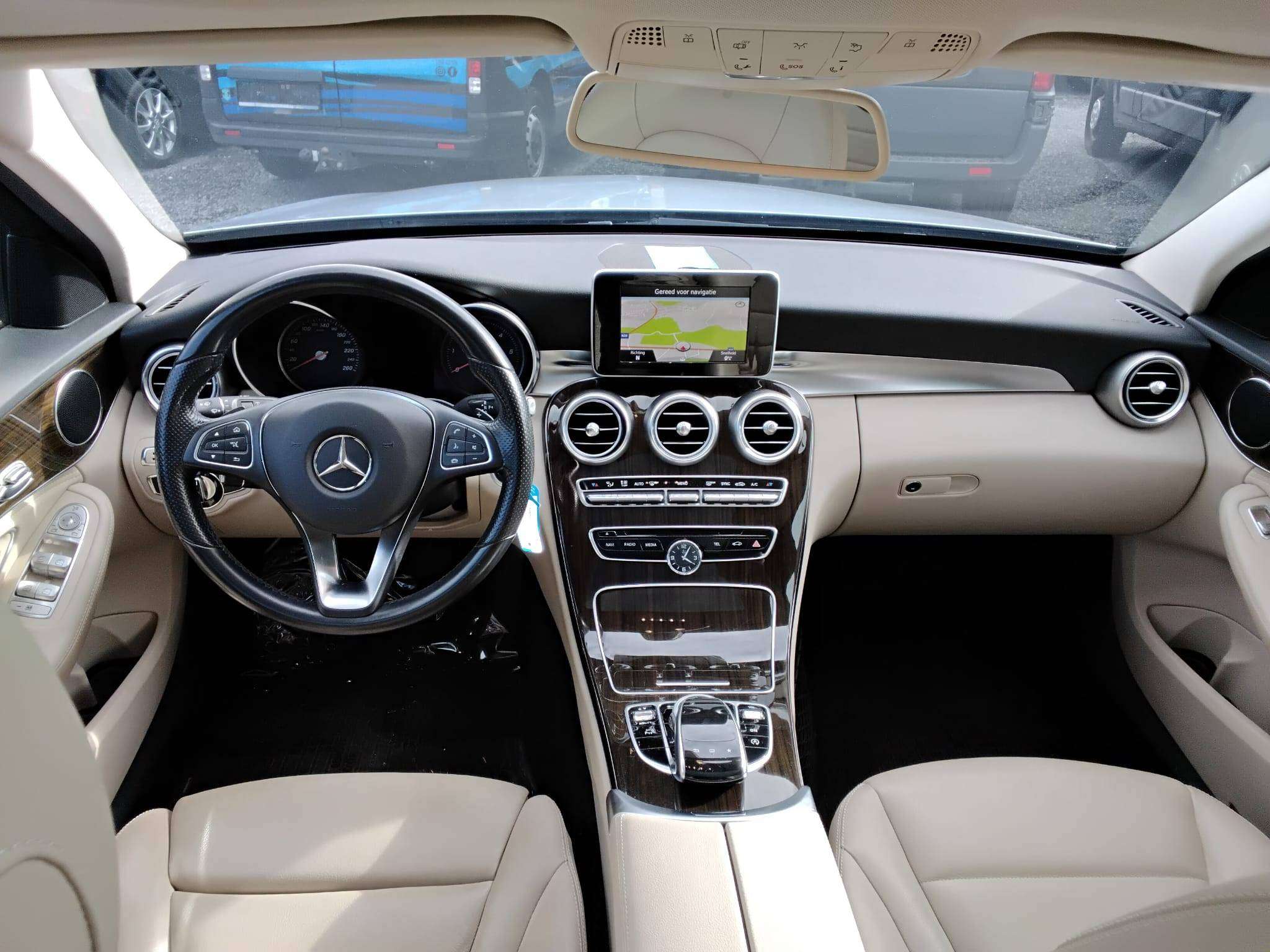 Mercedes-Benz C 220 AUTOM NAVI TREKHAAK PARKHULP V&A PANODAK BLUET CRUISE
