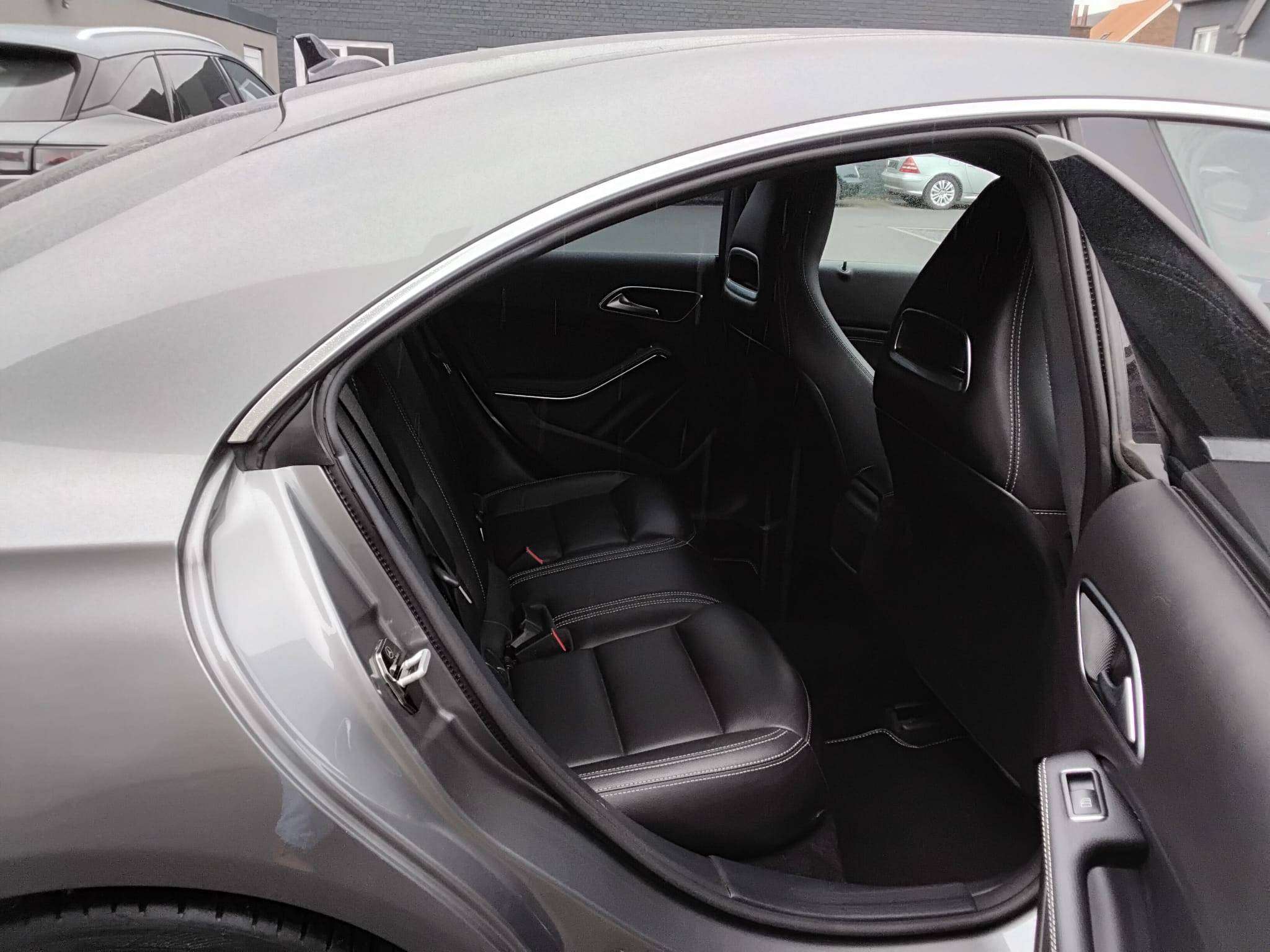 Mercedes-Benz CLA 180 CAM PARKHULP V&A NAVI BLUETOOTH CRUISE