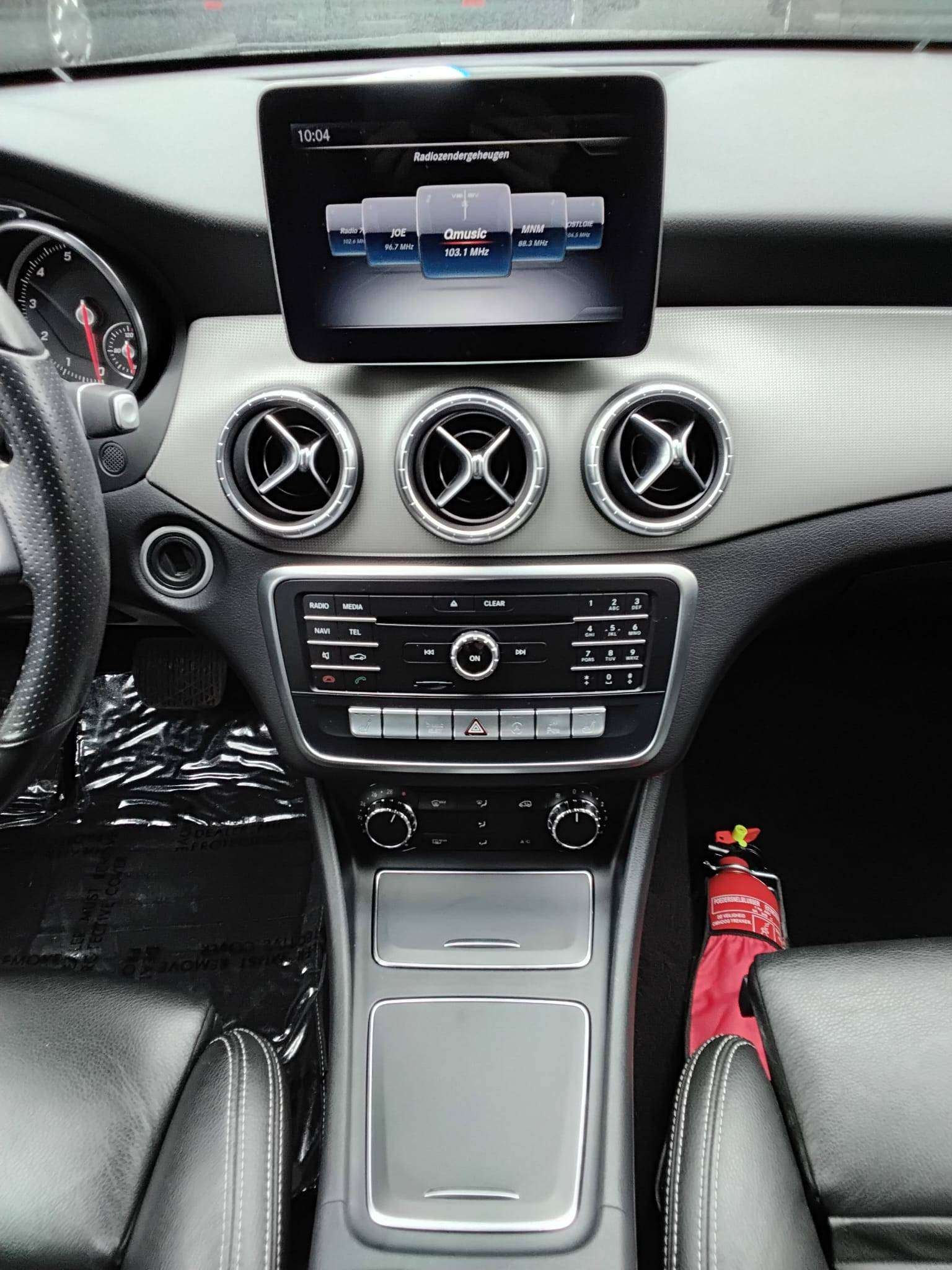 Mercedes-Benz CLA 180 CAM PARKHULP V&A NAVI BLUETOOTH CRUISE