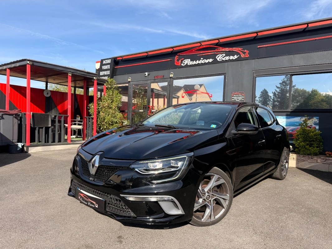 Renault Megane IV Berline GT 1.6 dCi 165cv/Boite automatique EDC6/4 Control / Régulateur adaptatif/Affichage tête haute/Pack de son Focal