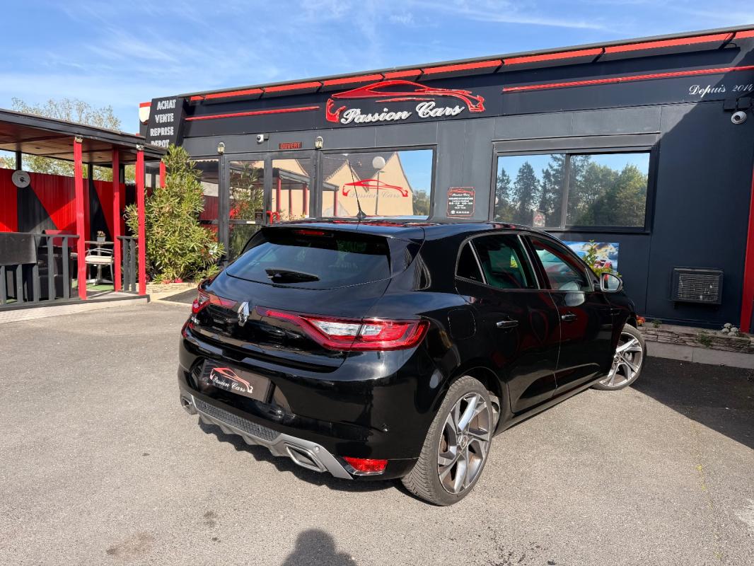 Renault Megane IV Berline GT 1.6 dCi 165cv/Boite automatique EDC6/4 Control / Régulateur adaptatif/Affichage tête haute/Pack de son Focal