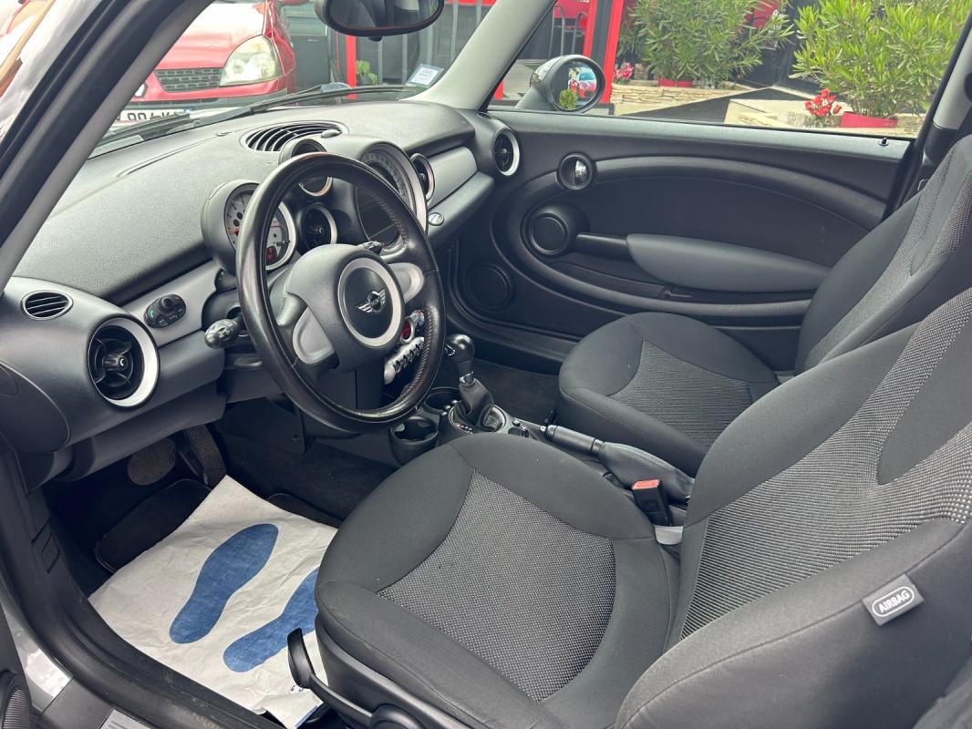 Mini COOPER R56 1.6 16V/Boite automatique