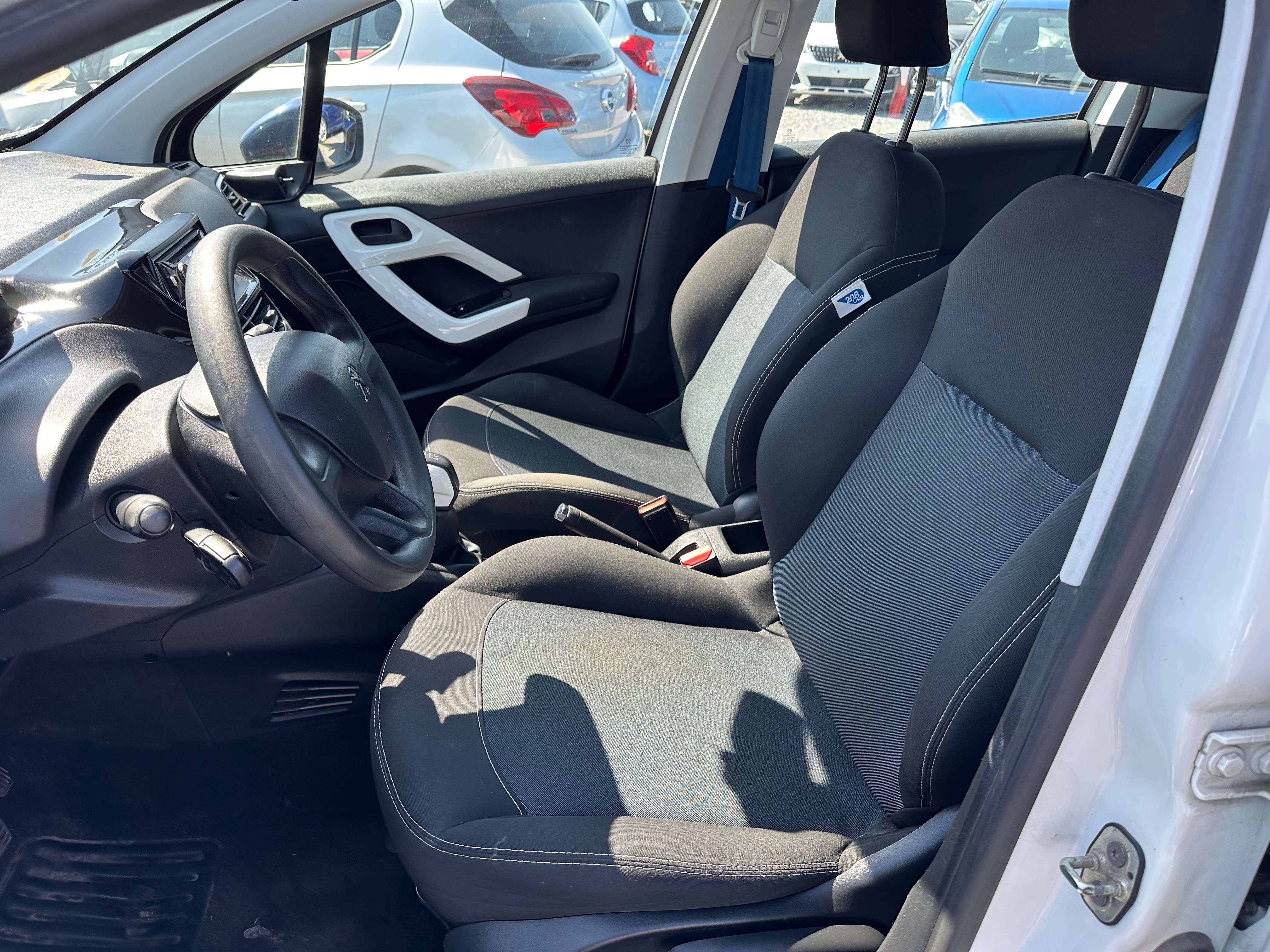 Peugeot 208 208 1.4 HDi Like