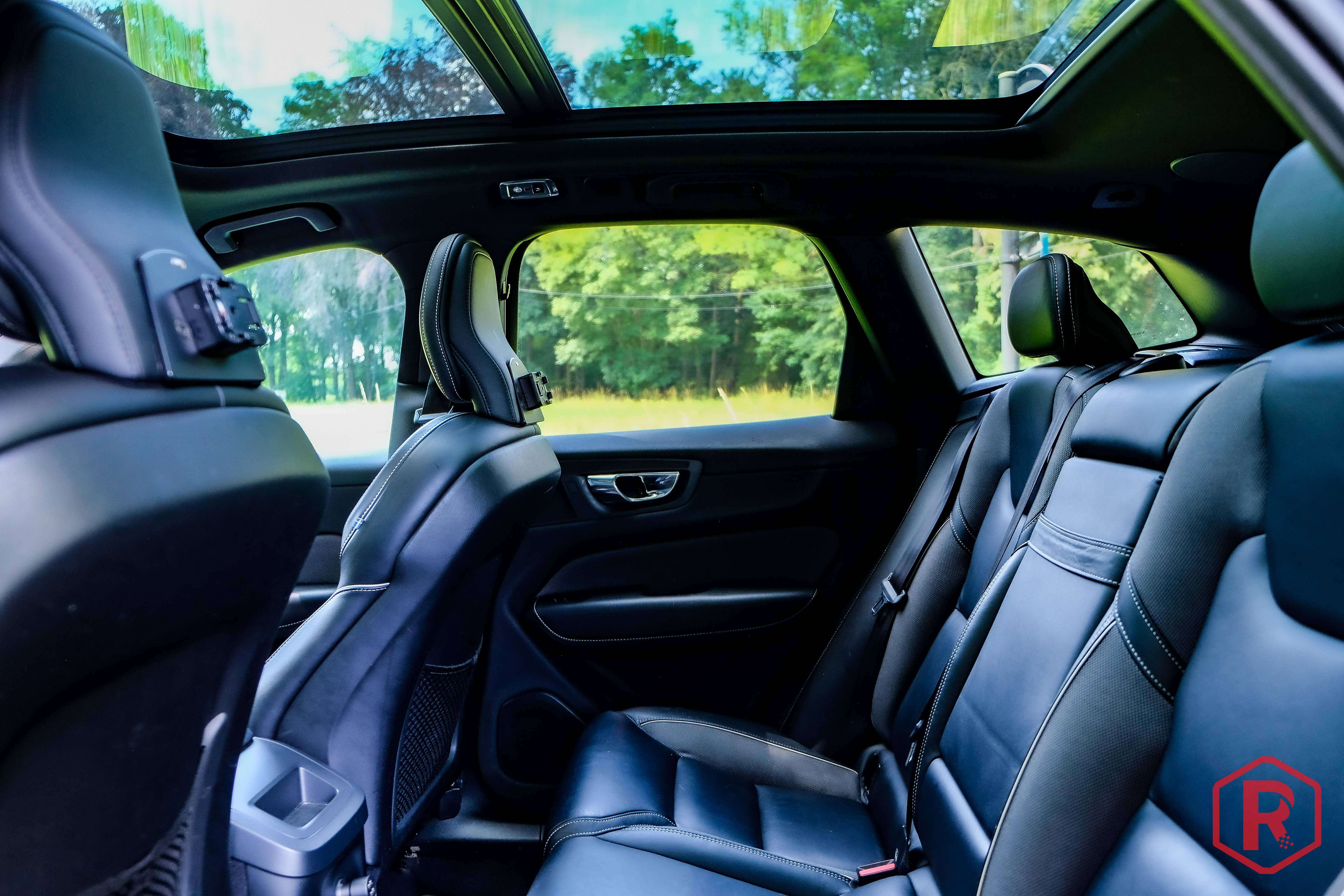 Volvo XC60 T8 R-Design AWD Pano HarmanKardon BTWwagen