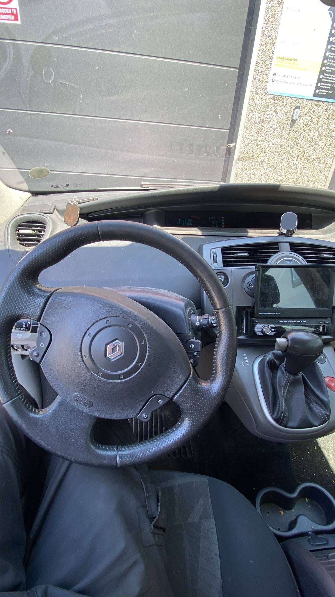 Renault Scenic Benzine bj2004 eur4 automaat