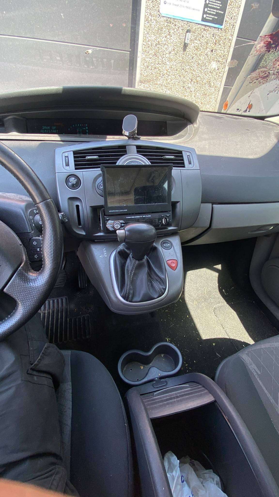 Renault Scenic Benzine bj2004 eur4 automaat
