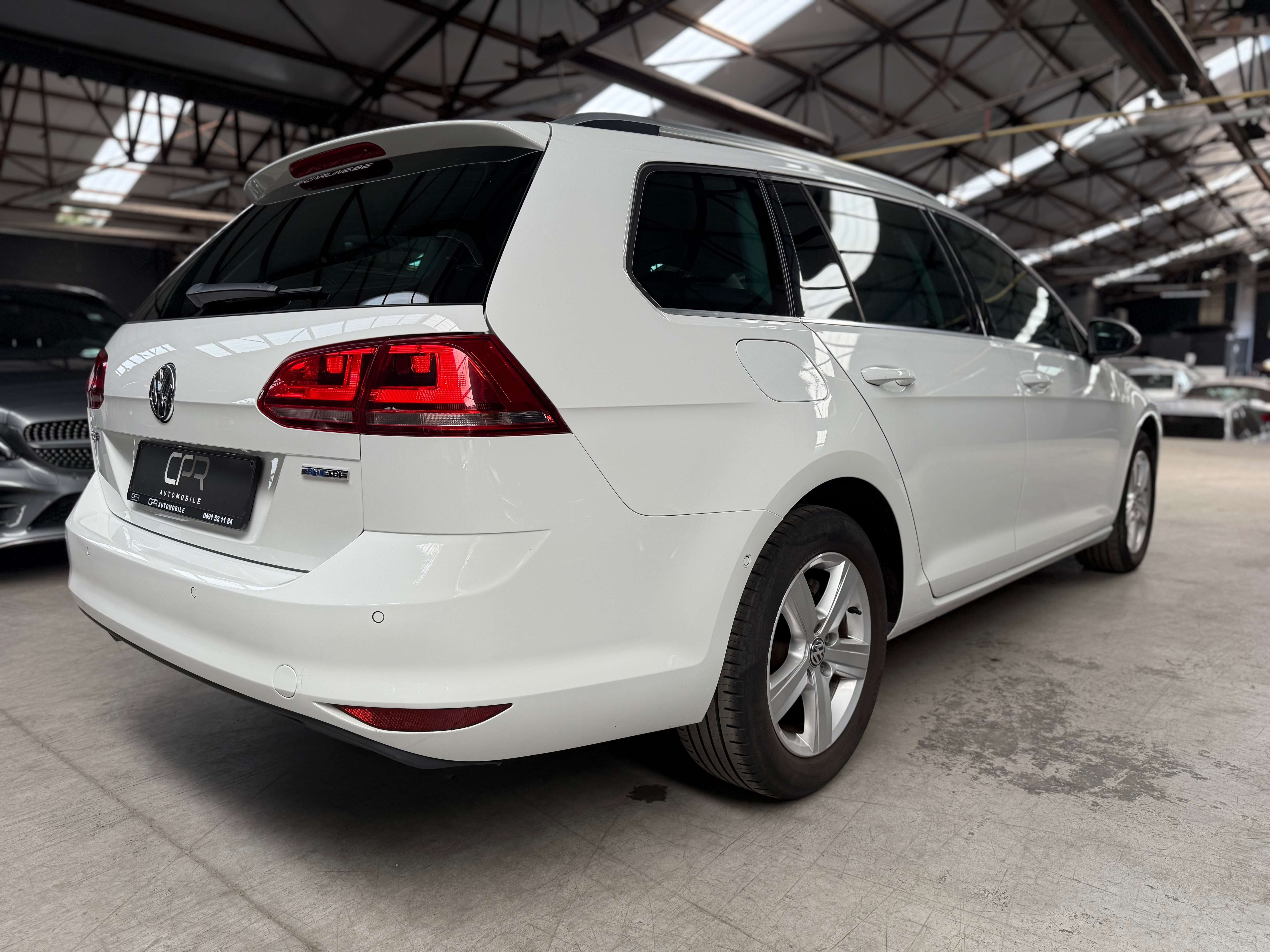 Volkswagen Golf Variant 1.6 TDi DSG * Highline * GPS * CLIM AUTO * RADAR *