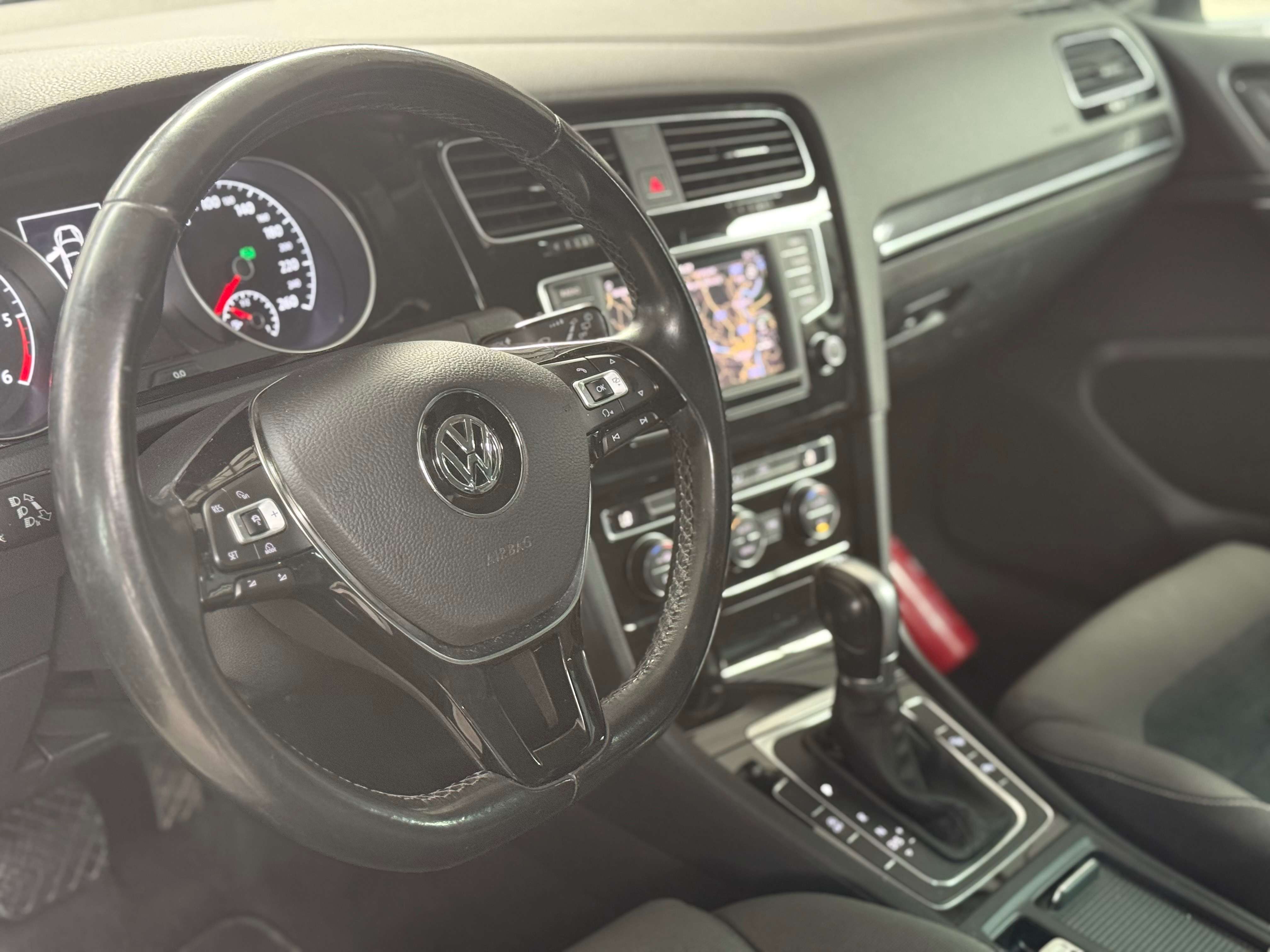 Volkswagen Golf Variant 1.6 TDi DSG * Highline * GPS * CLIM AUTO * RADAR *