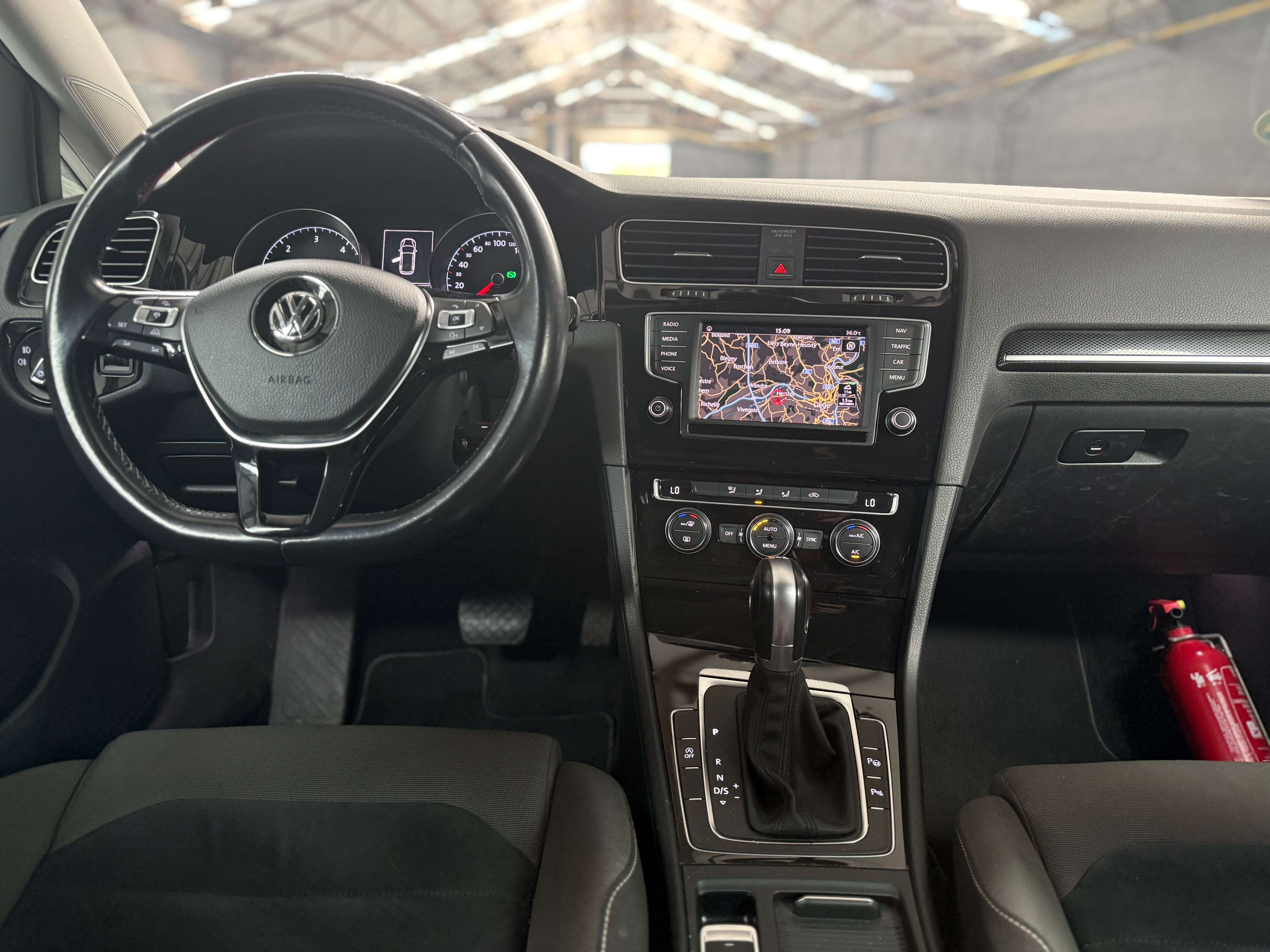 Volkswagen Golf Variant 1.6 TDi DSG * Highline * GPS * CLIM AUTO * RADAR *