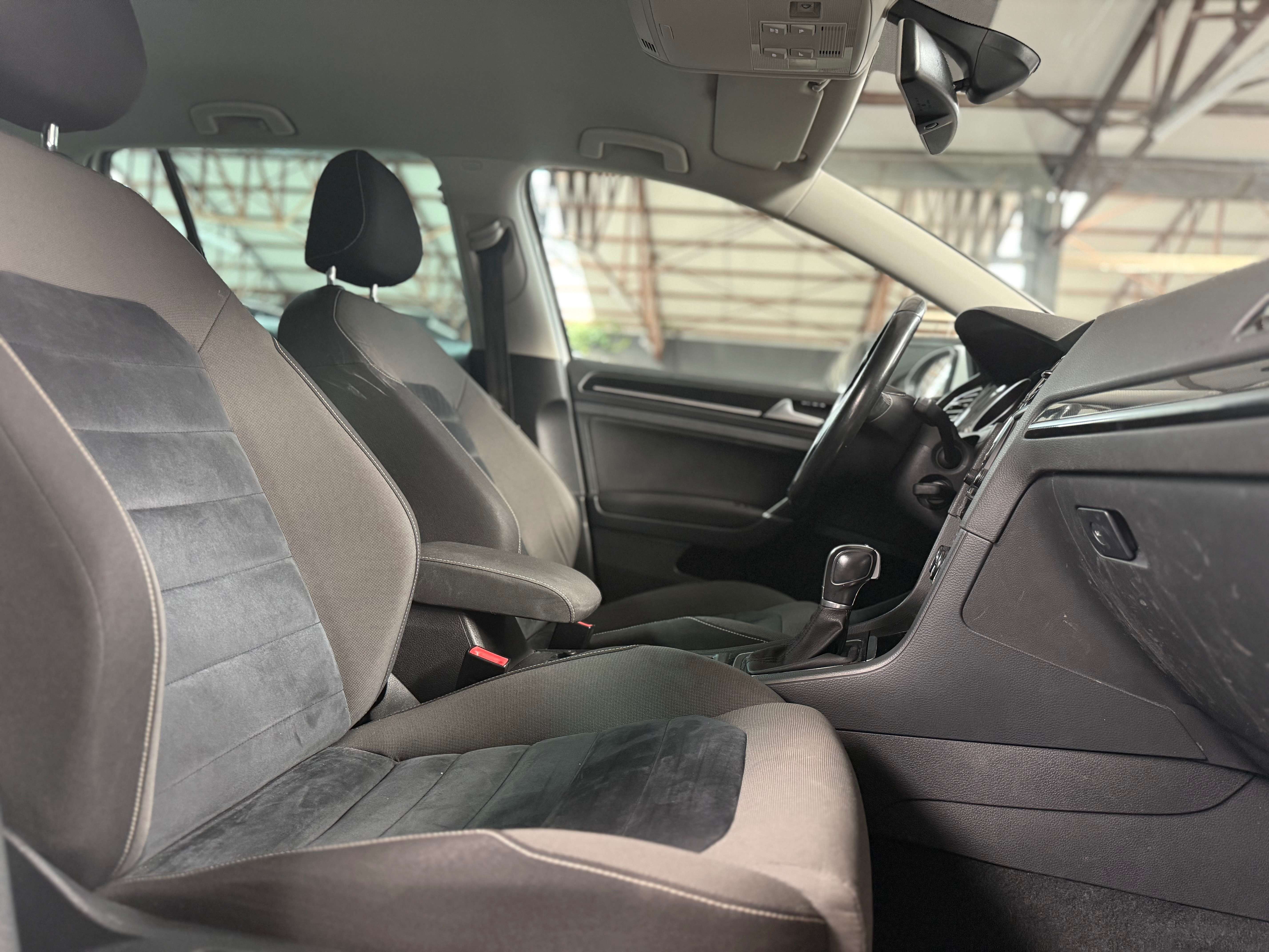 Volkswagen Golf Variant 1.6 TDi DSG * Highline * GPS * CLIM AUTO * RADAR *