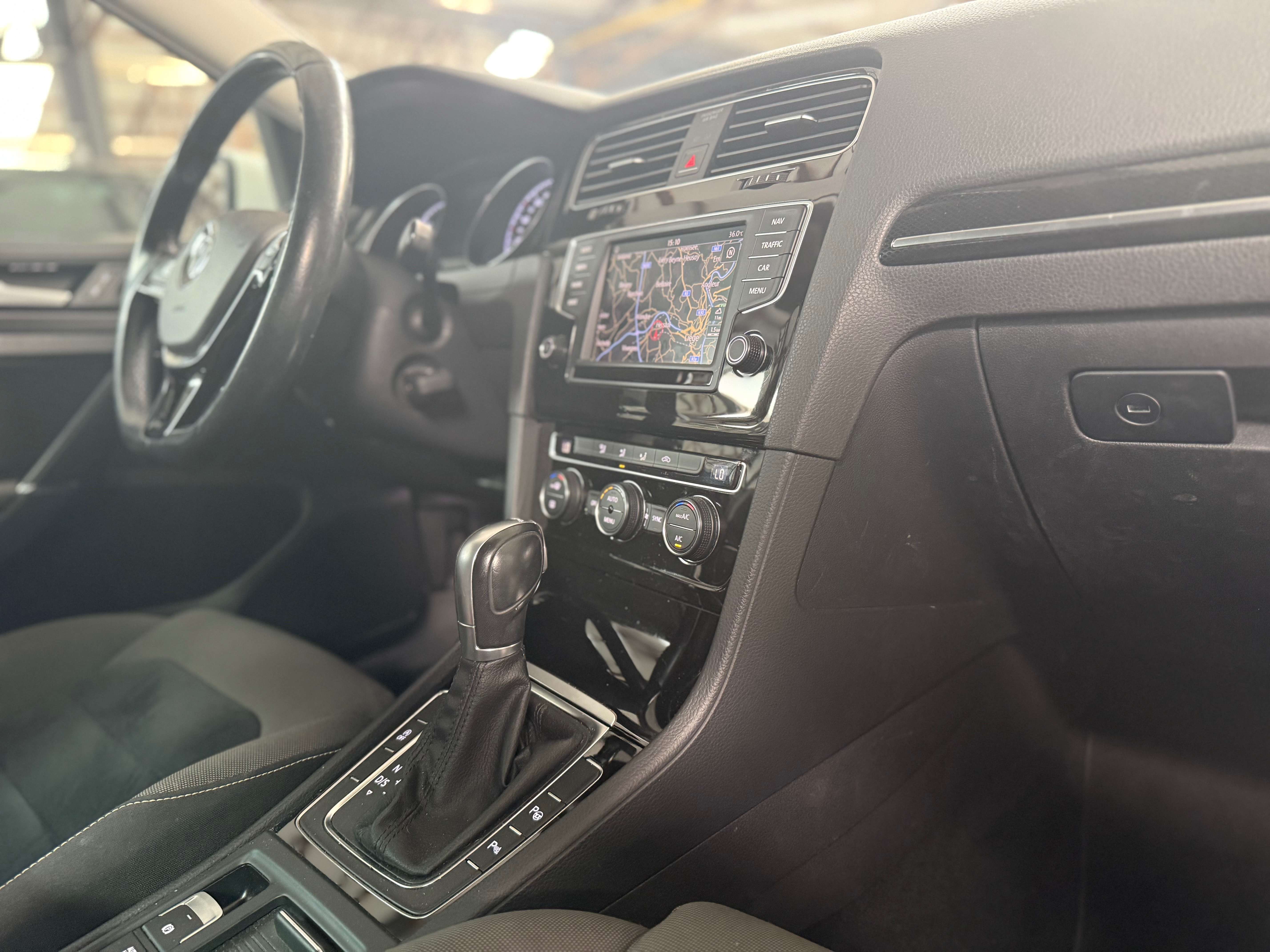 Volkswagen Golf Variant 1.6 TDi DSG * Highline * GPS * CLIM AUTO * RADAR *