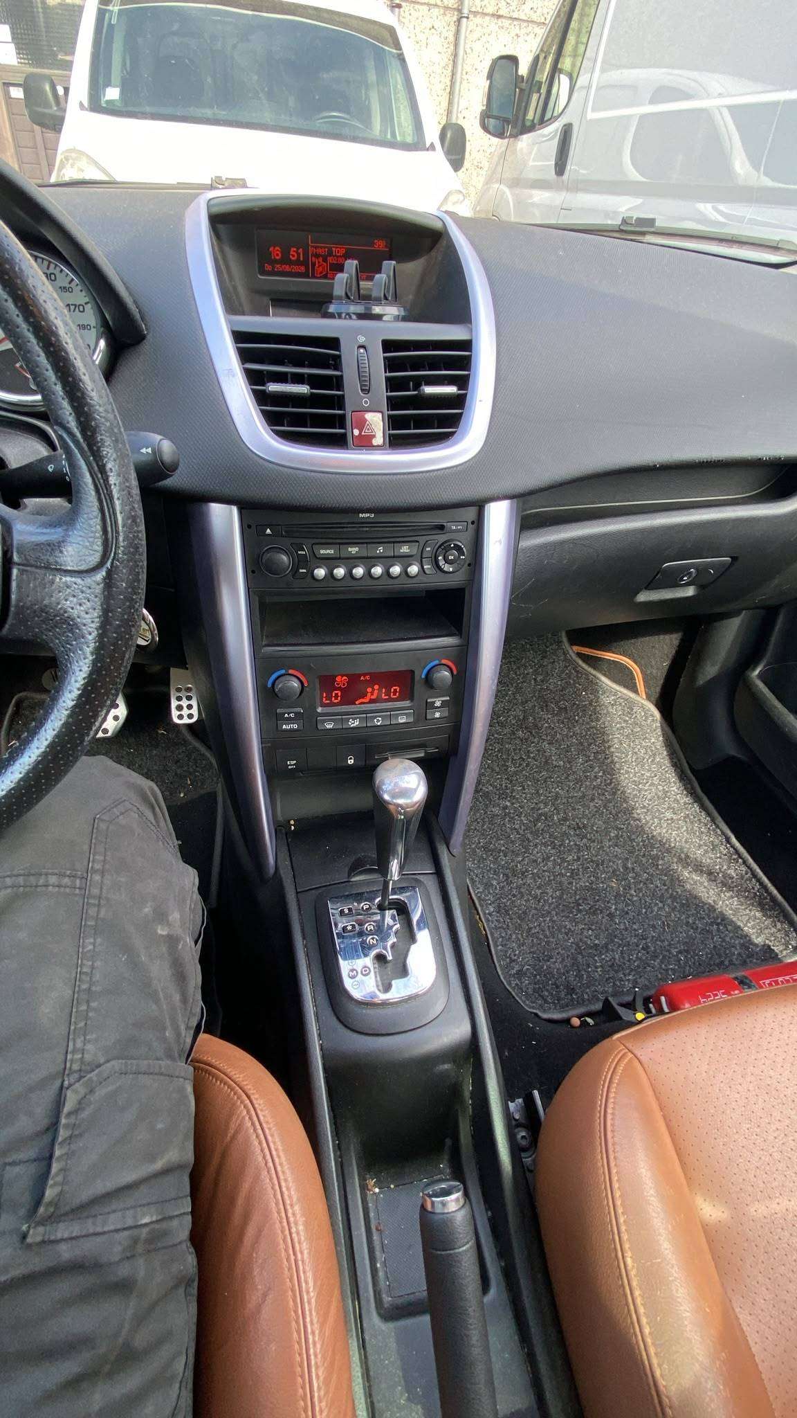 Peugeot 207 automaat bj2007 benzine eur4
