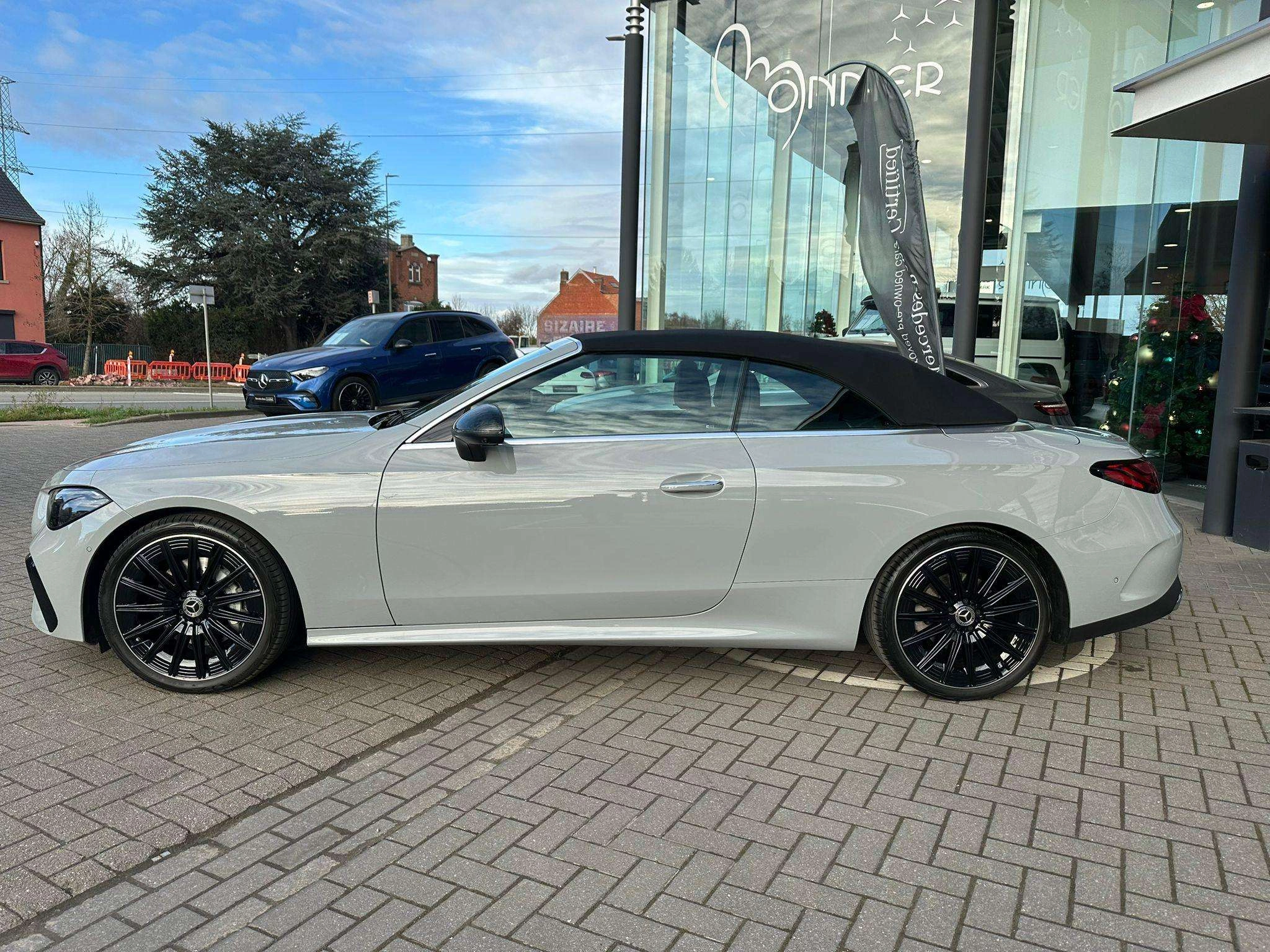 Mercedes-Benz CLE 200 Cabriolet CLE 4MATIC Cabriolet AMG Line