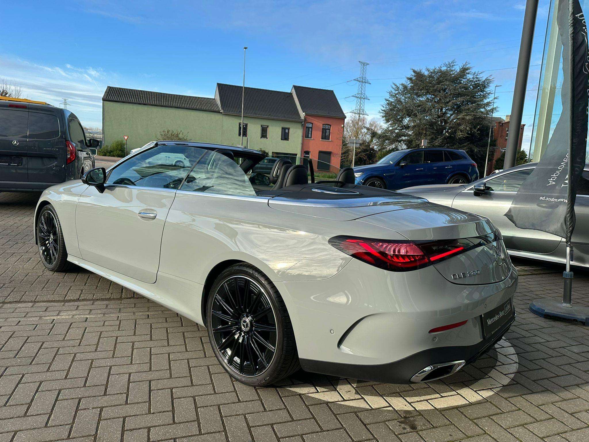 Mercedes-Benz CLE 200 Cabriolet CLE 4MATIC Cabriolet AMG Line