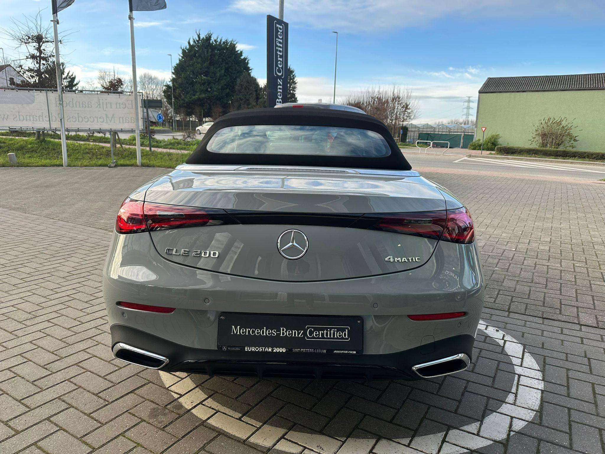 Mercedes-Benz CLE 200 Cabriolet CLE 4MATIC Cabriolet AMG Line
