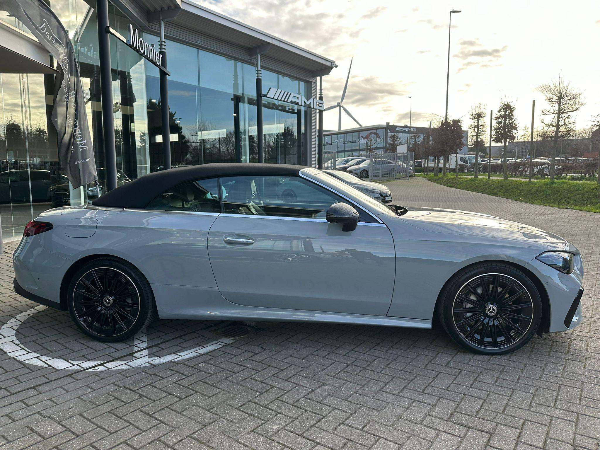 Mercedes-Benz CLE 200 Cabriolet CLE 4MATIC Cabriolet AMG Line