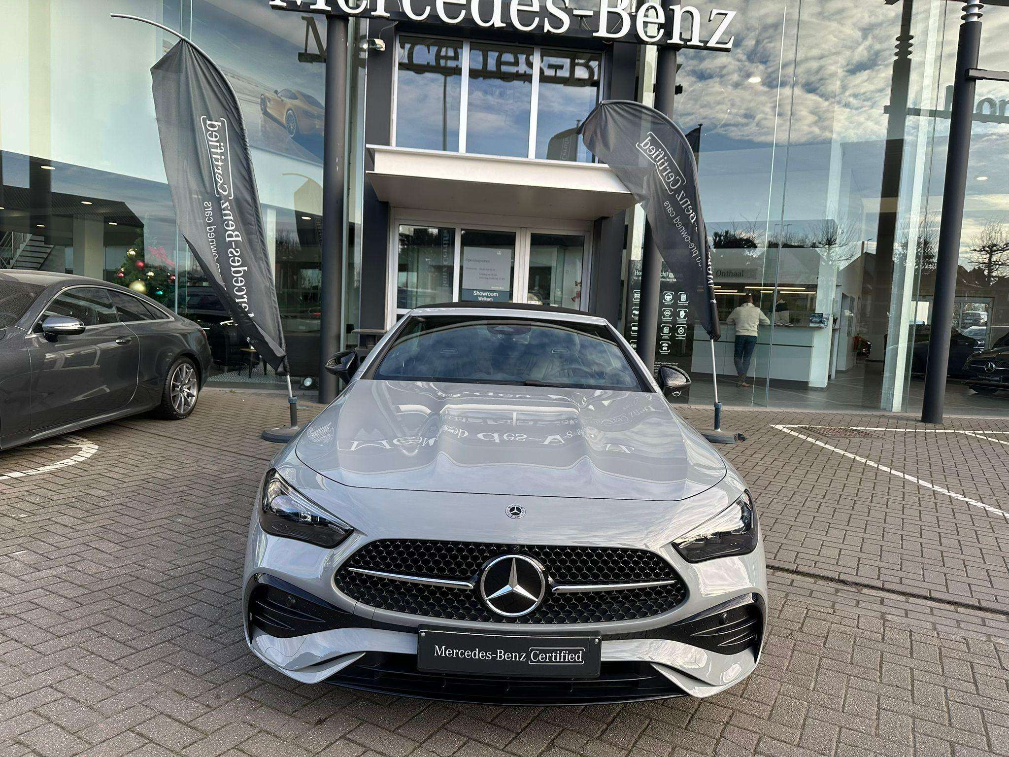 Mercedes-Benz CLE 200 Cabriolet CLE 4MATIC Cabriolet AMG Line