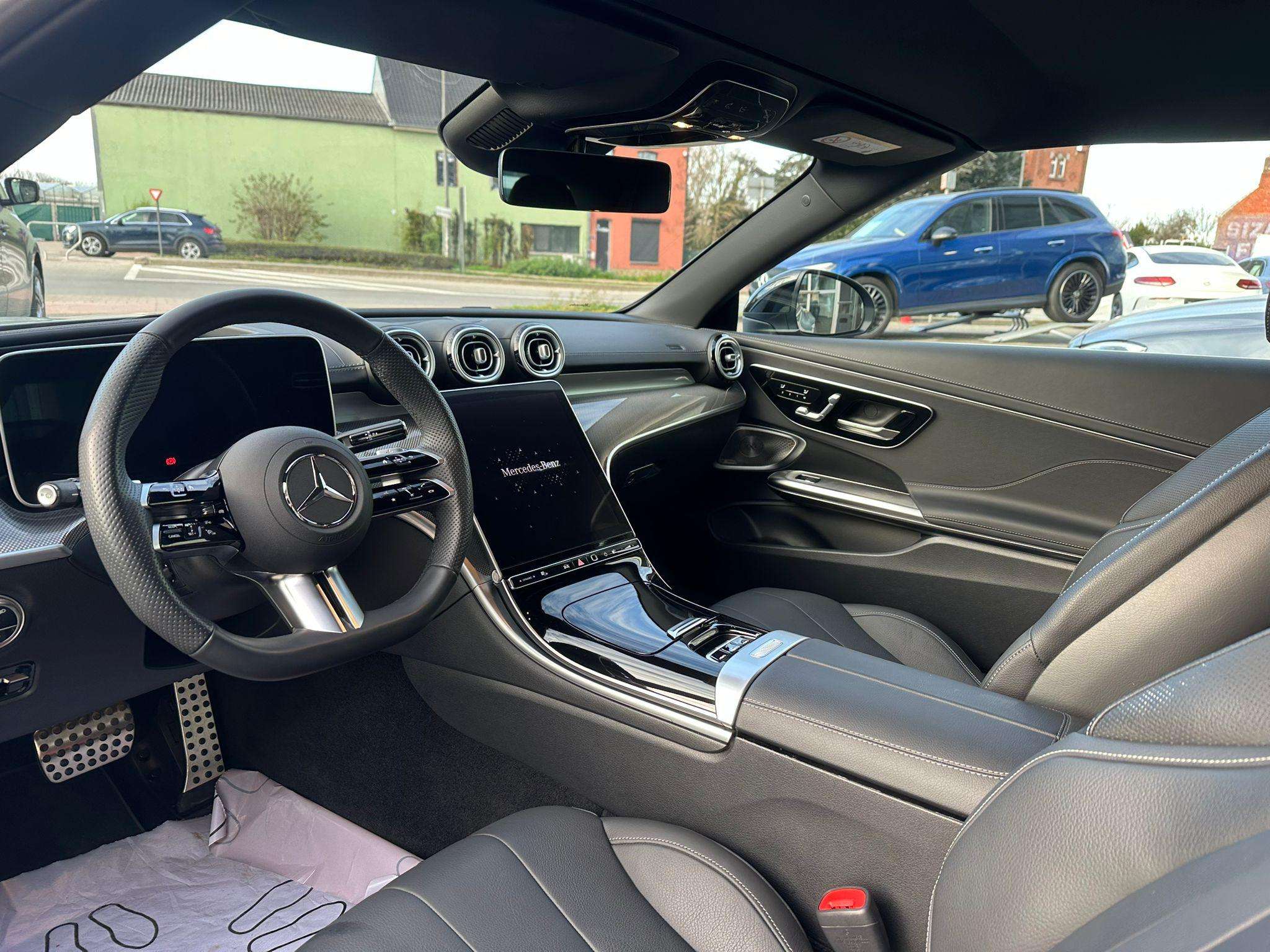 Mercedes-Benz CLE 200 Cabriolet CLE 4MATIC Cabriolet AMG Line
