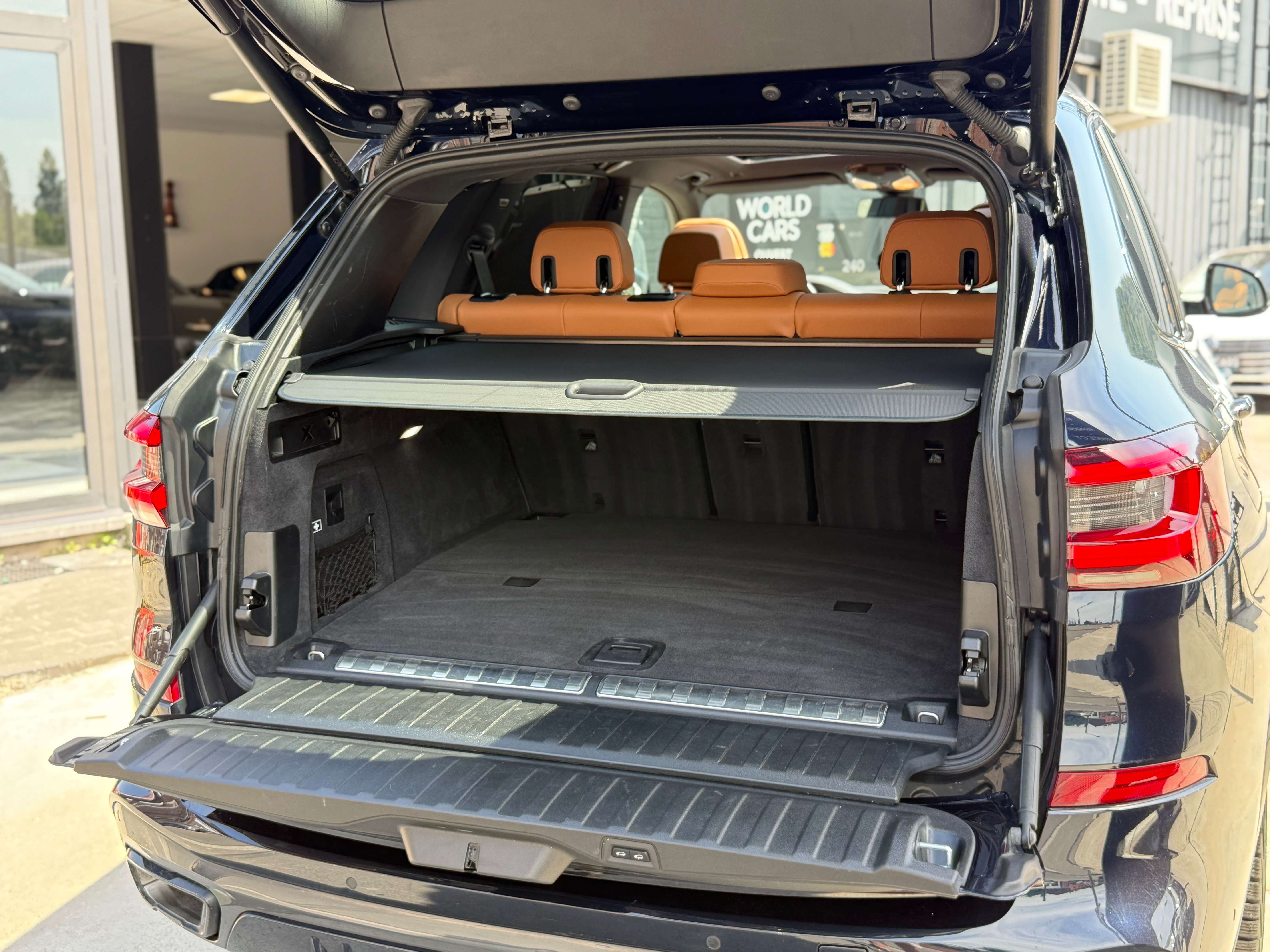 BMW X5 PHEV 3.0AS xDrive45e PACK M - SKYLOUNGE - PNEUMATIC - DISTRONIC - CAMERA360° - PARK ASSIST - LINE ASSIST - FULL OPTIONS