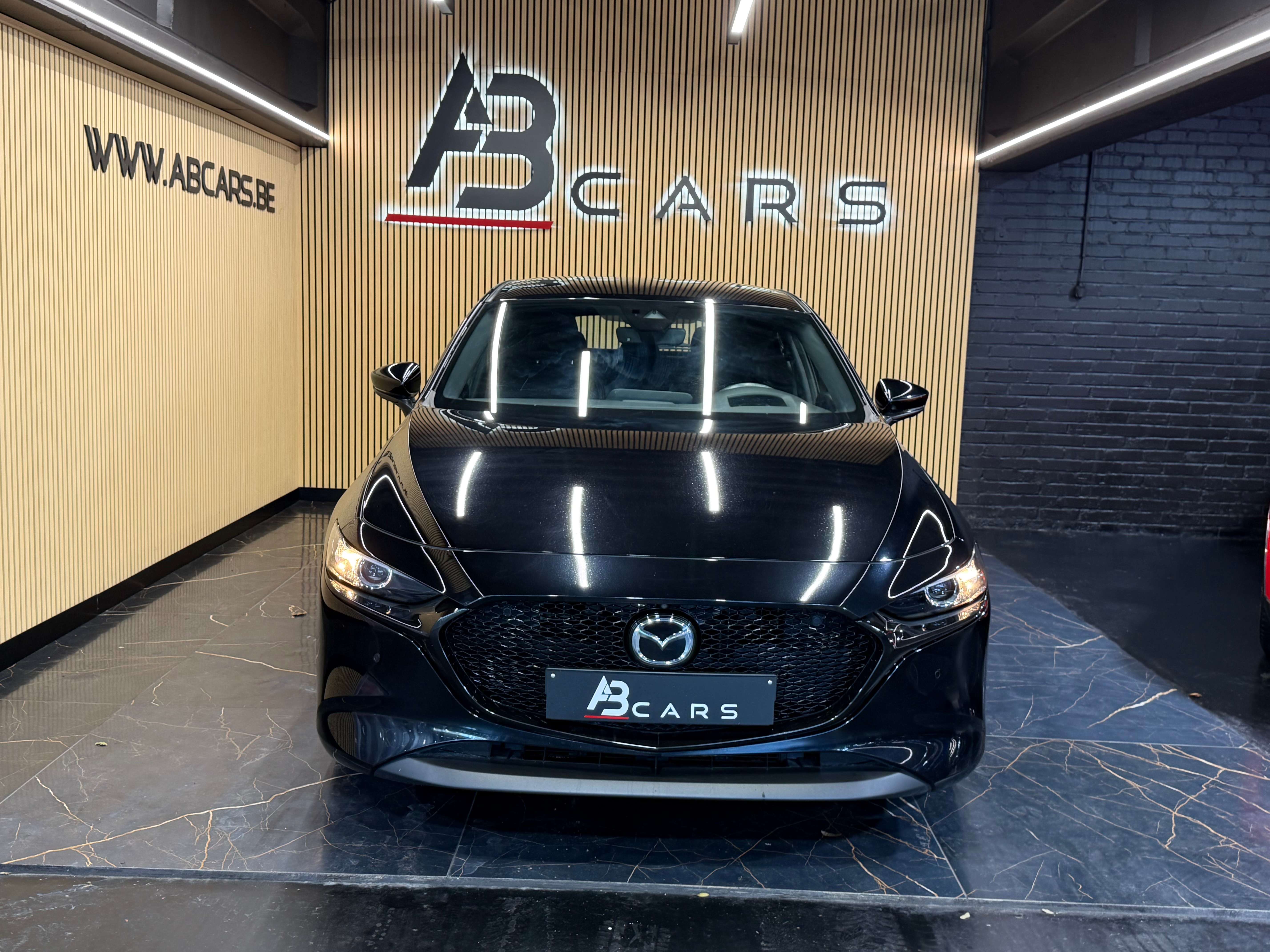 Mazda 3 1.8 D SKYACTIV ** 1ER PROPRIO ** GARANTIE 12 MOIS **