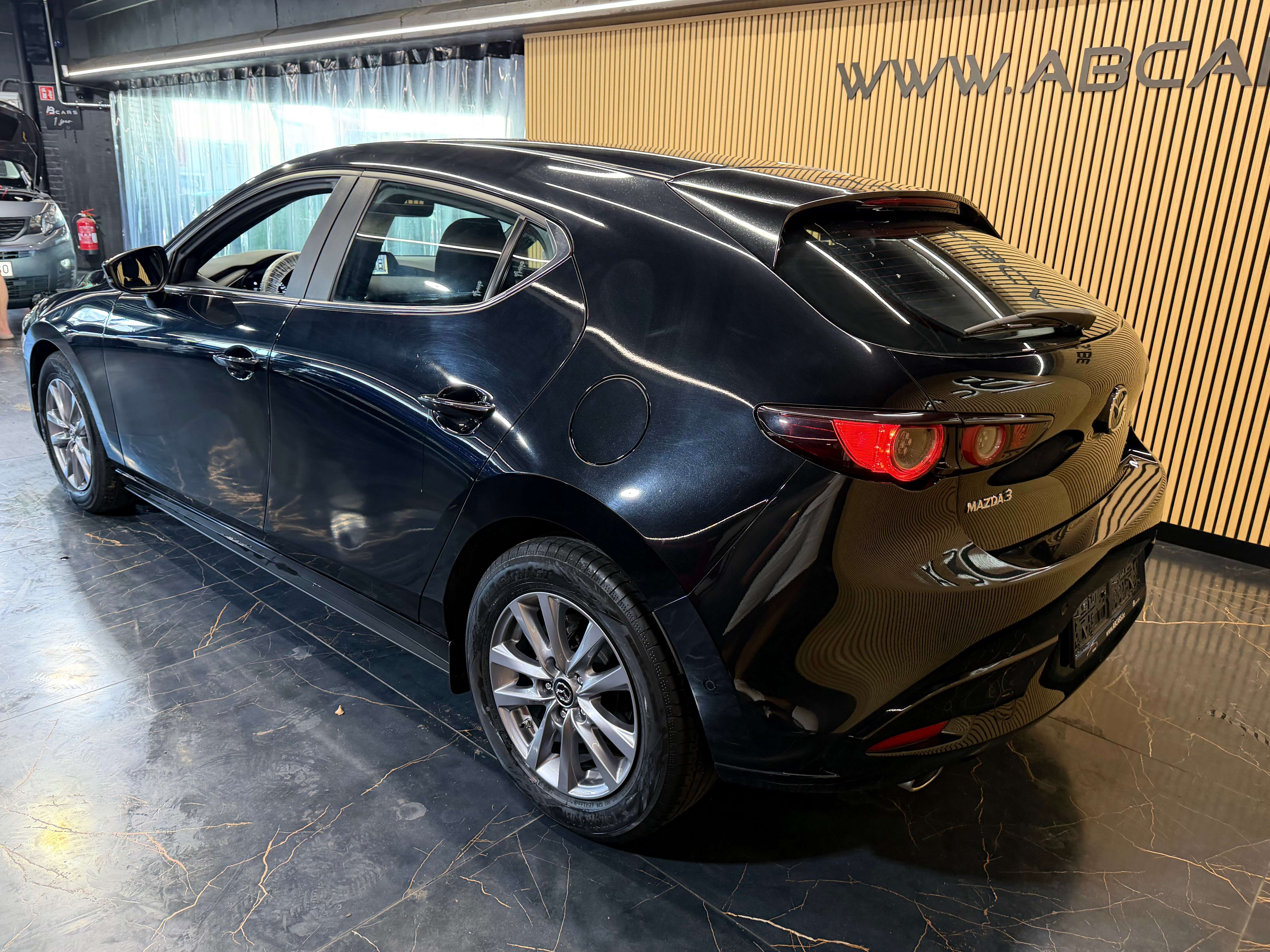 Mazda 3 1.8 D SKYACTIV ** 1ER PROPRIO ** GARANTIE 12 MOIS **