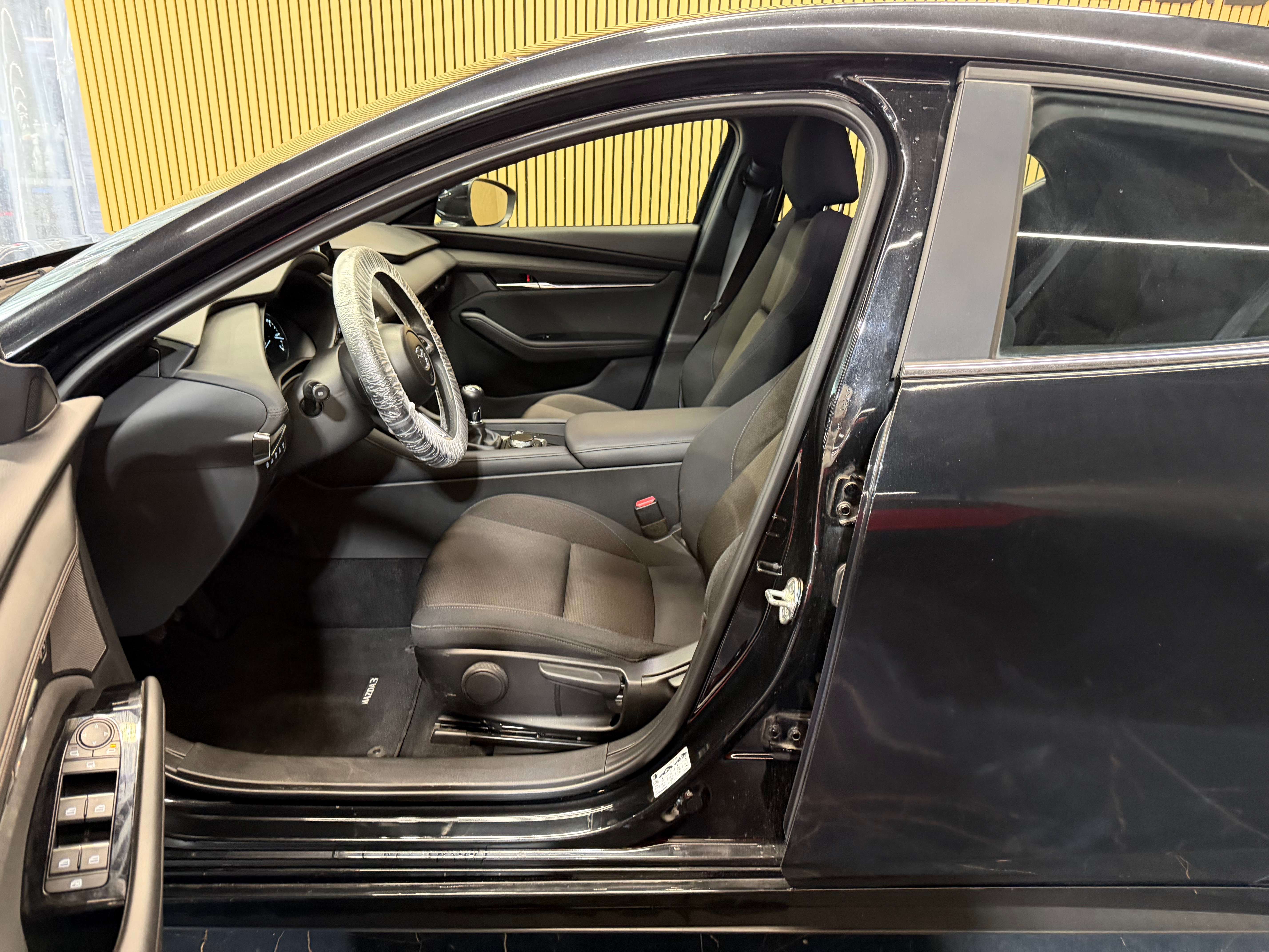 Mazda 3 1.8 D SKYACTIV ** 1ER PROPRIO ** GARANTIE 12 MOIS **