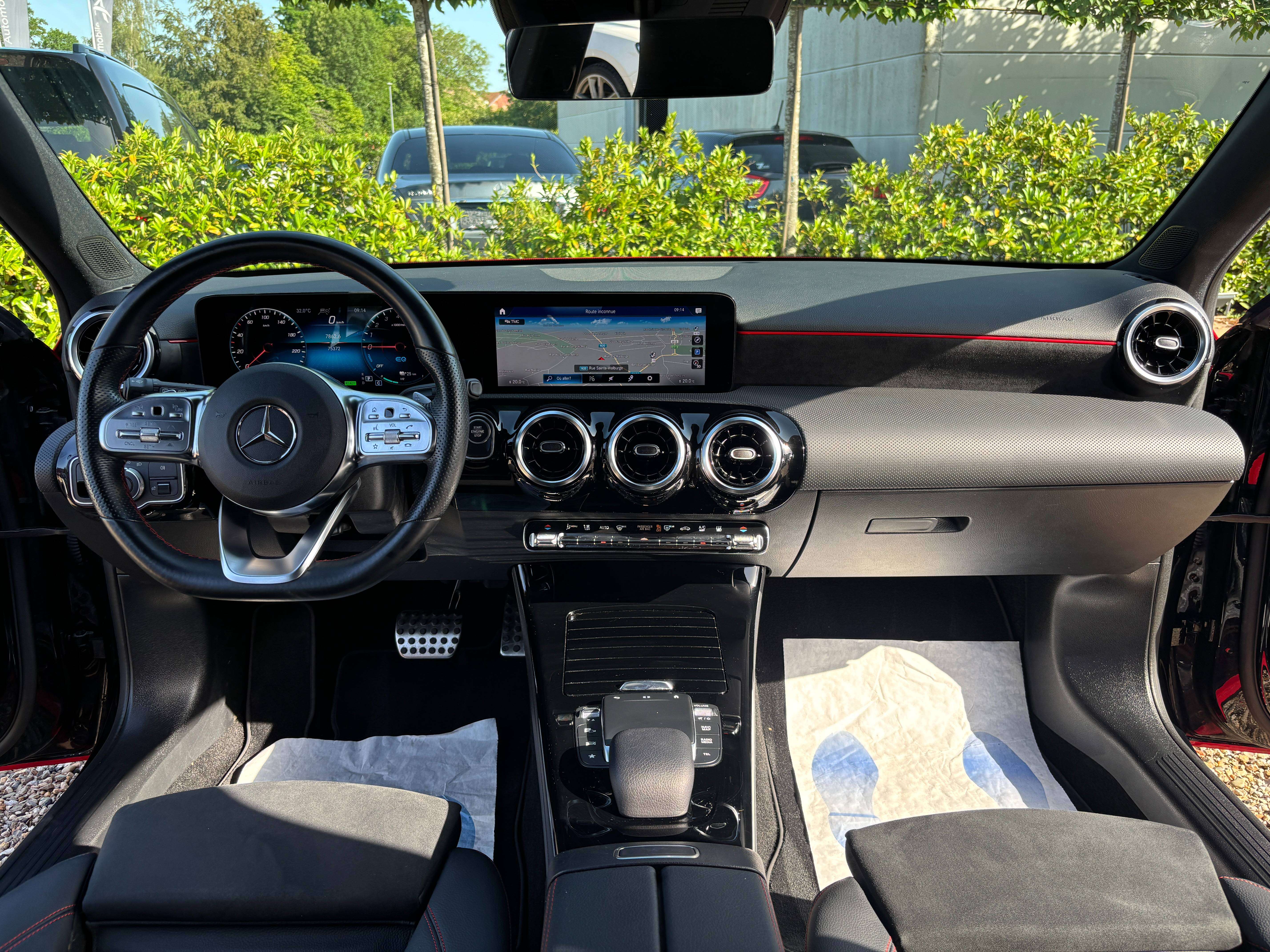 Mercedes-Benz A 250 e PHEV *PACK AMG*CARPLAY*SIEGE CHAUFF*1ER PROPRIO*GARANTIE*