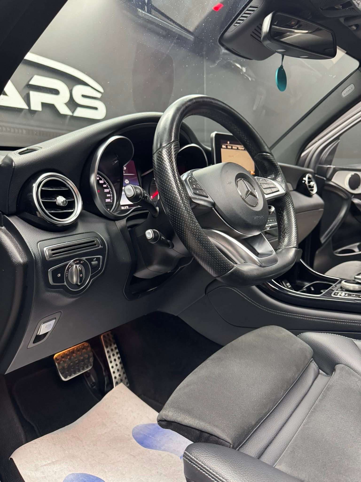 Mercedes-Benz GLC 250 GLC 250 d 4-Matic Pack Amg intérieur **12 mois de garantie**
