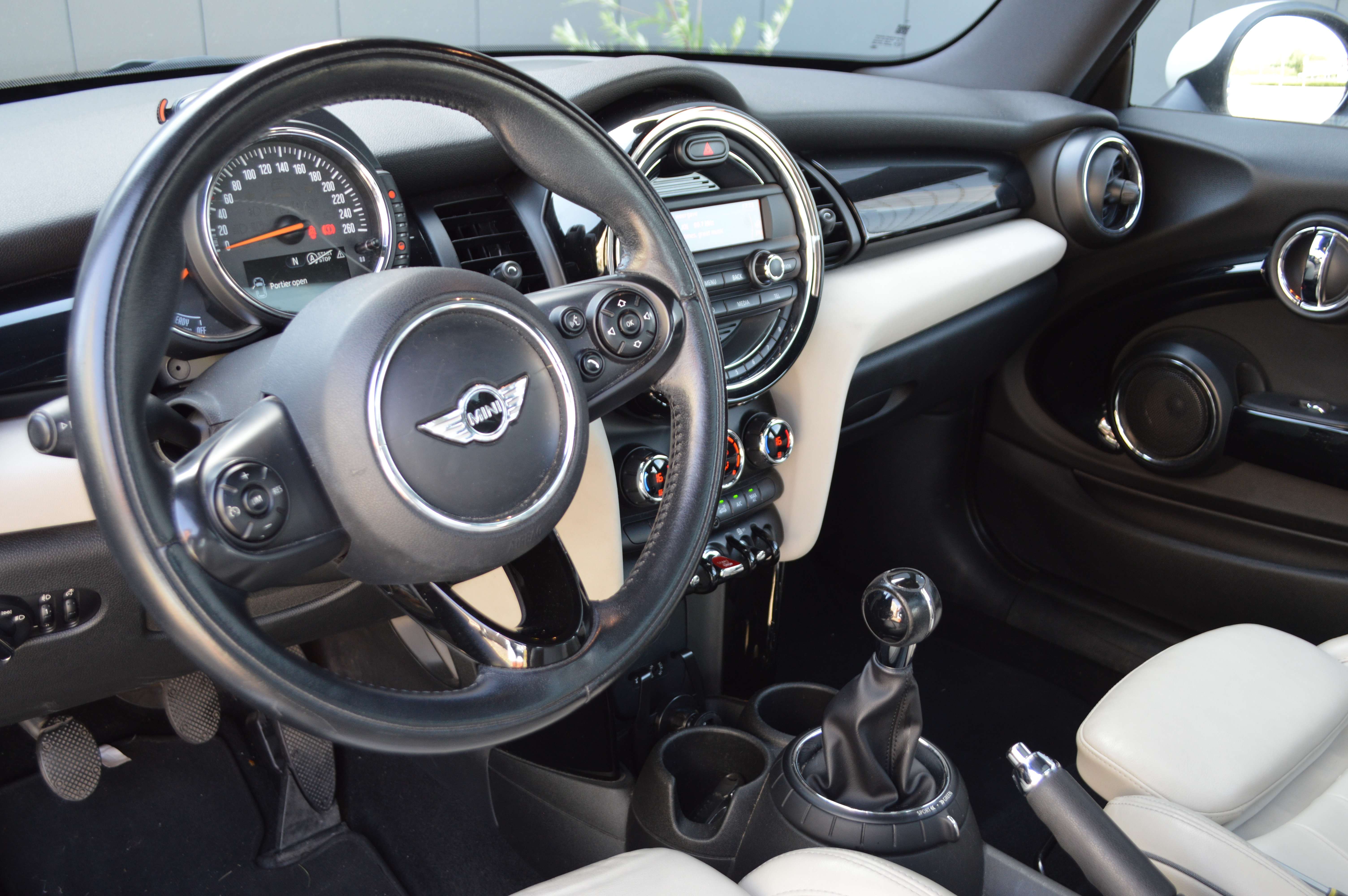MINI Cooper 1.5 LEDER  OPENDAK  CARPASS CARNET 1HND