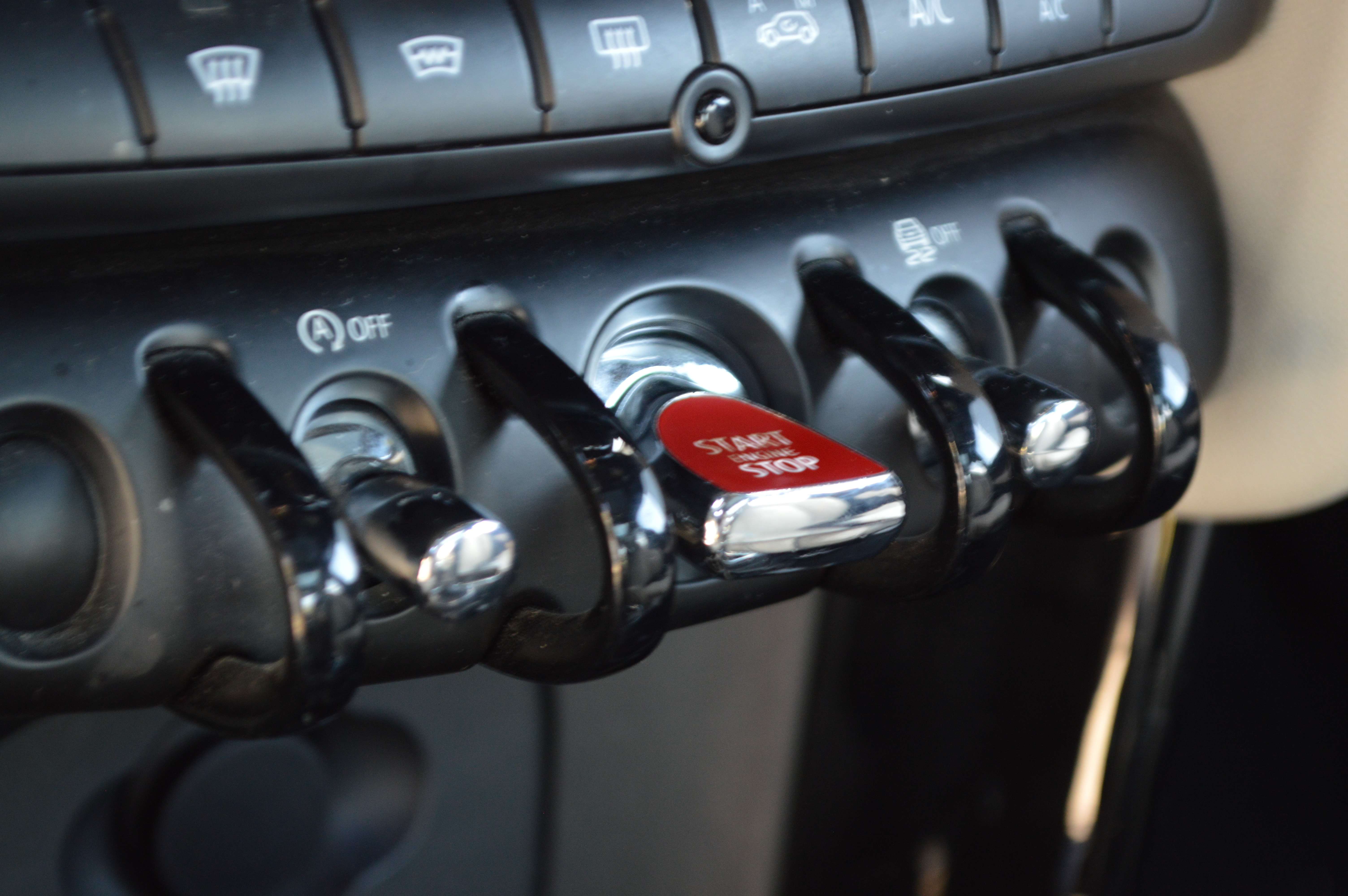 MINI Cooper 1.5 LEDER  OPENDAK  CARPASS CARNET 1HND