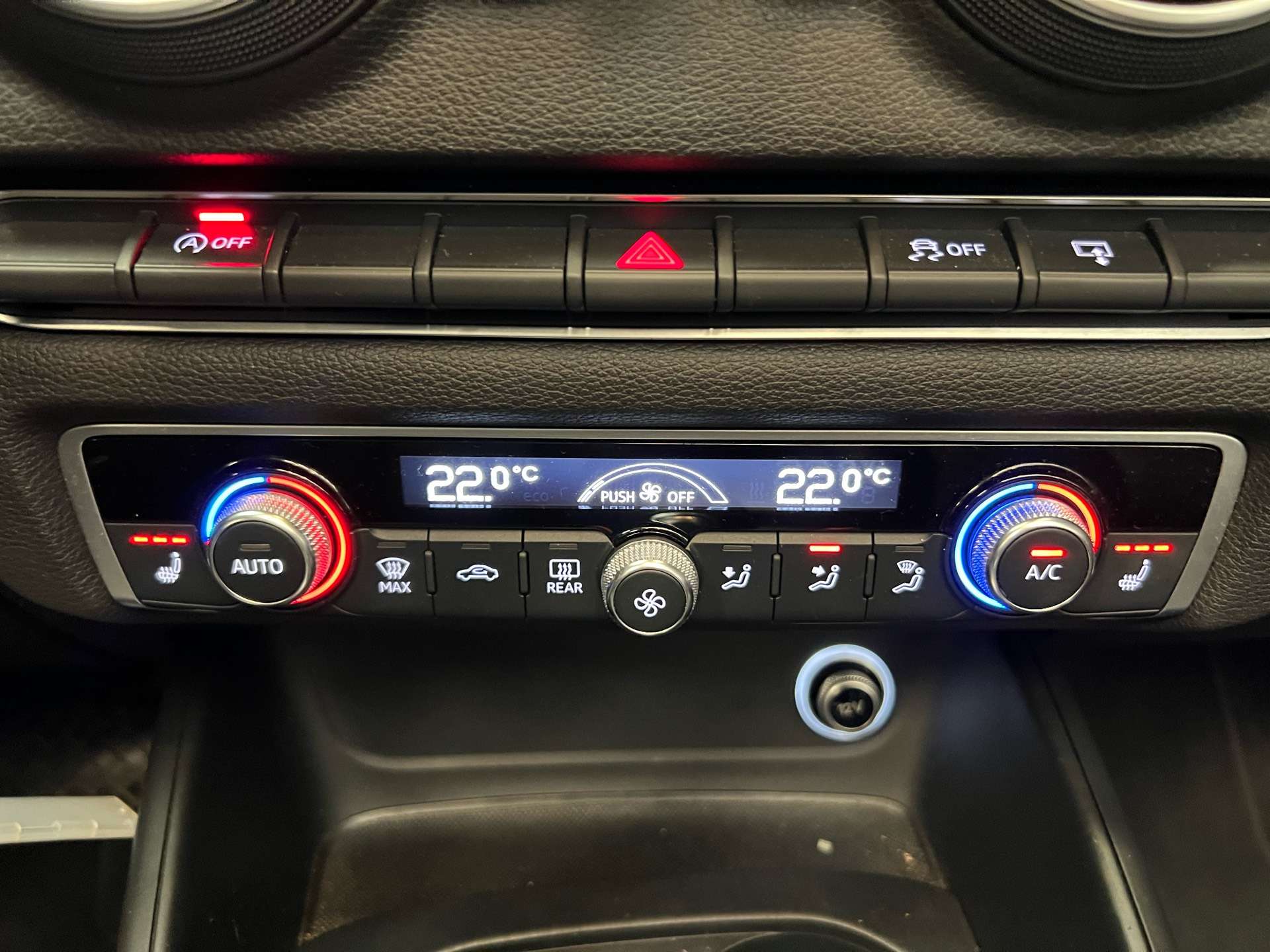 Audi A3 Cabriolet 1.4 TFSI S tronic*S CHAUF*CUIR*GARANTIE*
