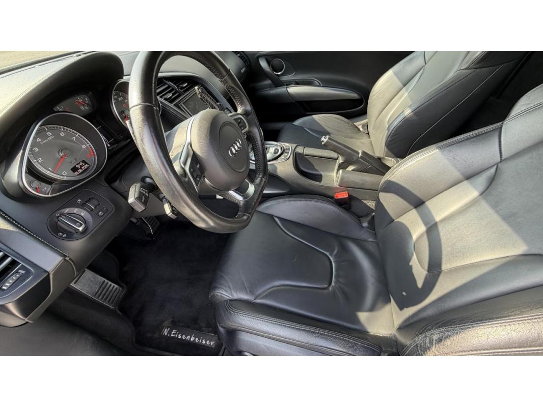 Audi R8 Quattro 4.2 V8 FSI - BV R-tronic COUPE . PHASE 1