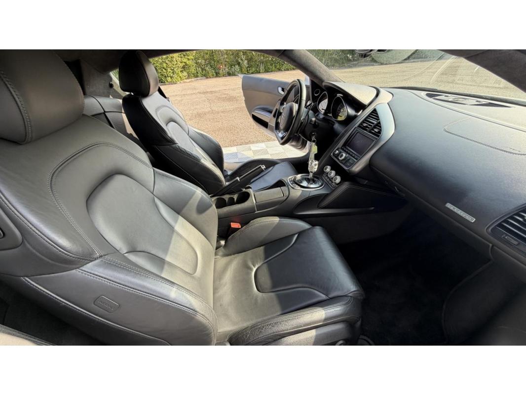 Audi R8 Quattro 4.2 V8 FSI - BV R-tronic COUPE . PHASE 1