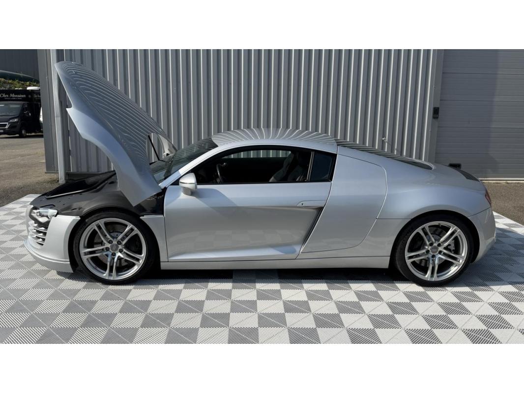 Audi R8 Quattro 4.2 V8 FSI - BV R-tronic COUPE . PHASE 1