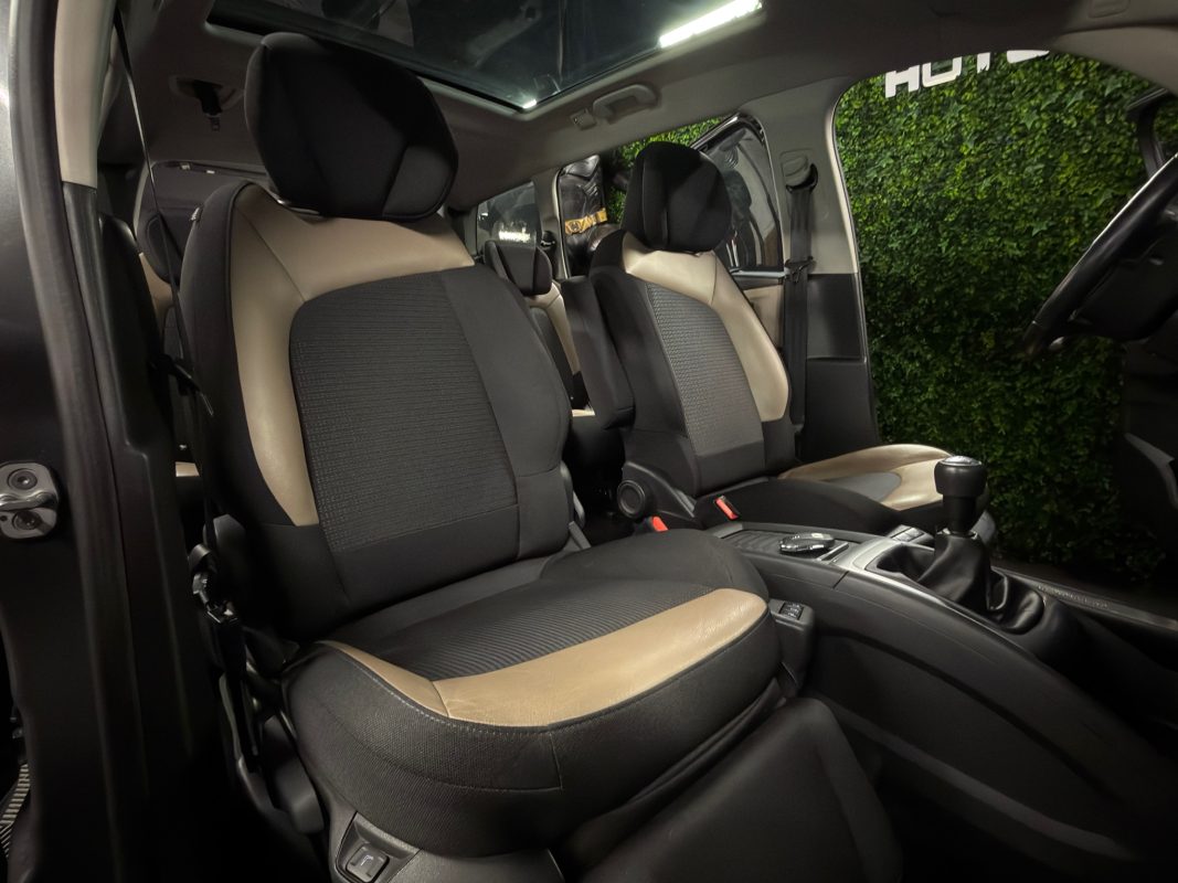 Citroen C4 GRAND II EXCLUSIVE 2.0 HDI 150 Cv 1ERE MAIN / 7 PLACES - GARANTIE 1 AN