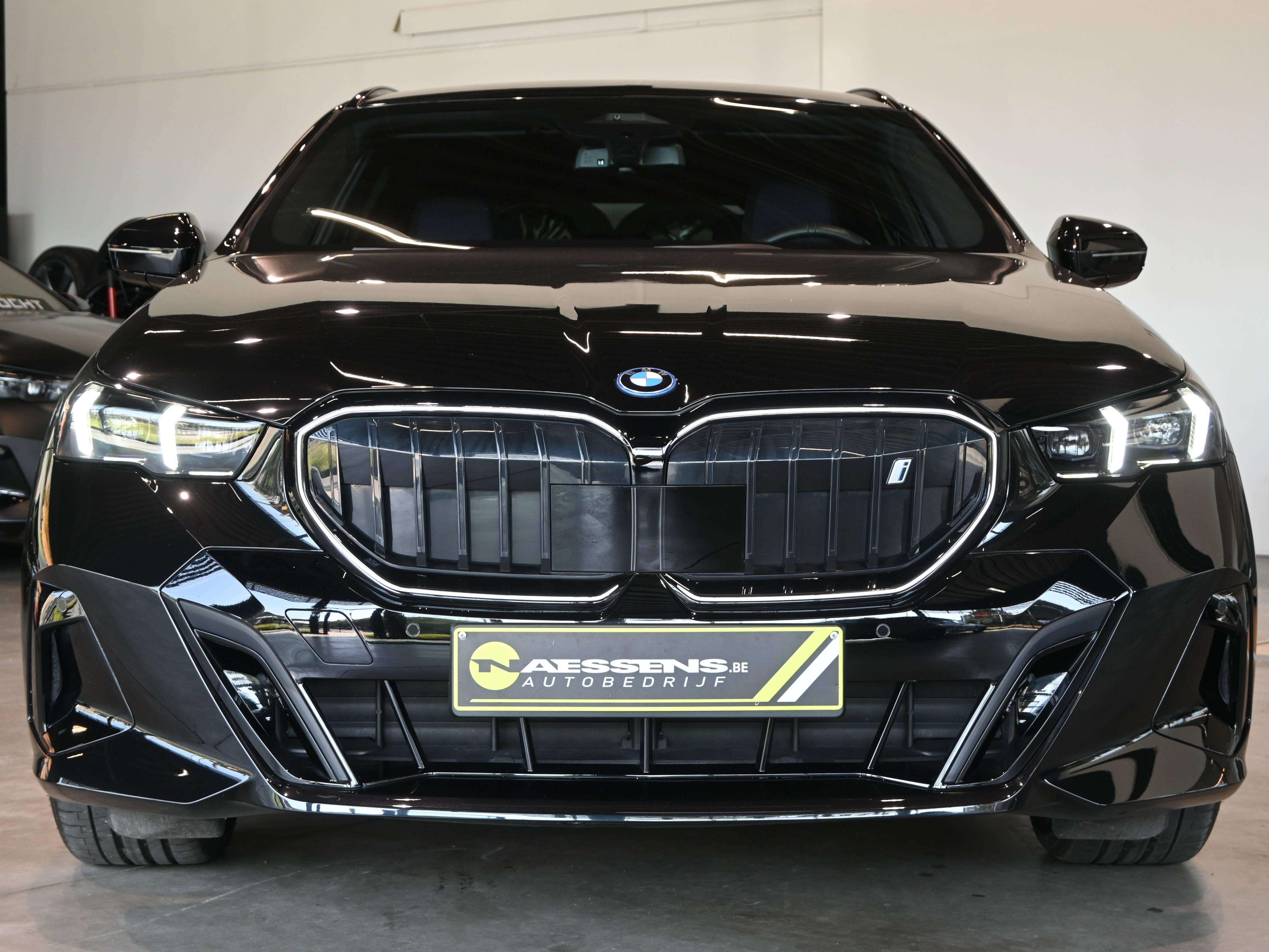 BMW i5 Touring eDrive40 M Sport **LED/LEDER/CAM/H&K/DAB/TREKHAAK**