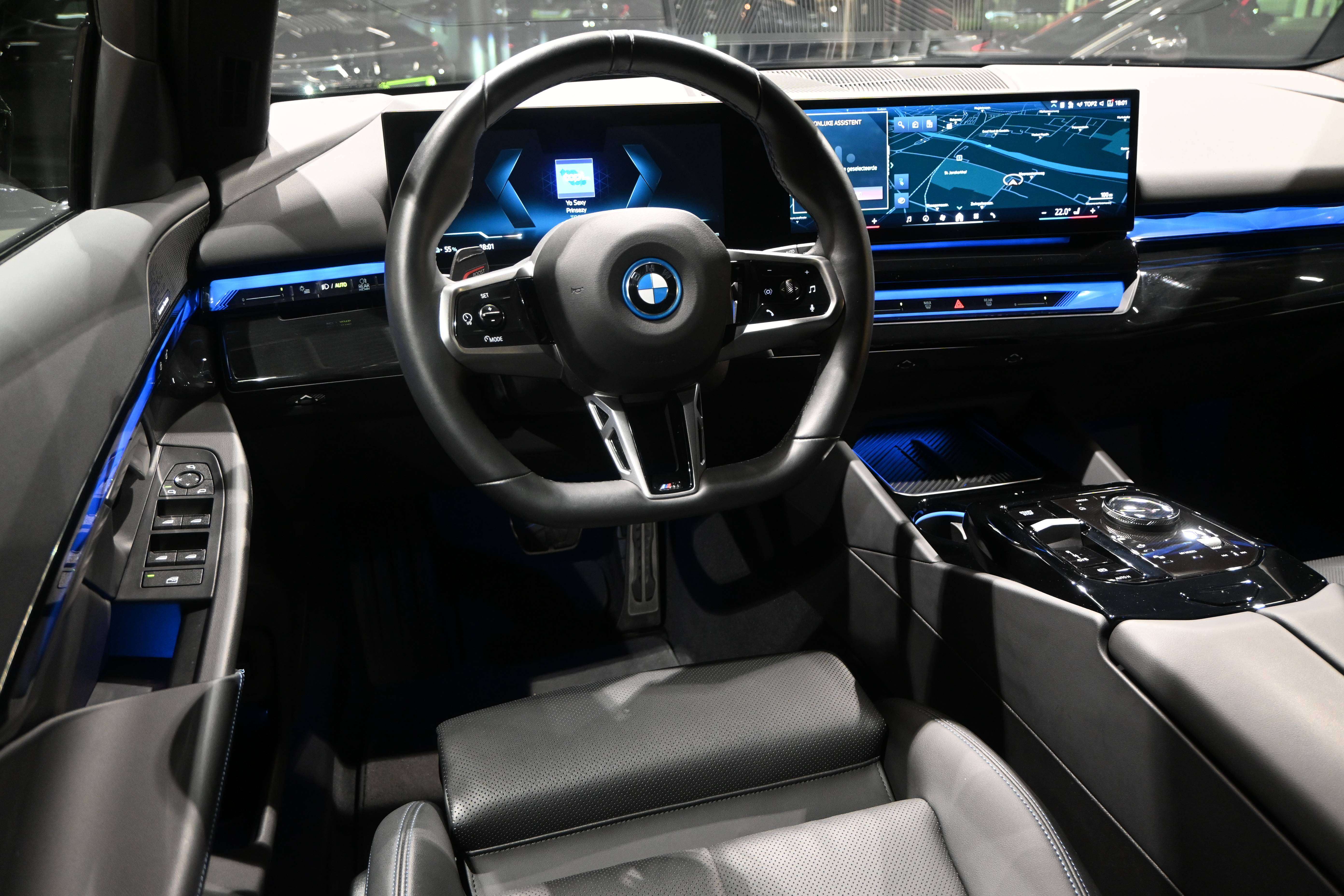 BMW i5 Touring eDrive40 M Sport **LED/LEDER/CAM/H&K/DAB/TREKHAAK**